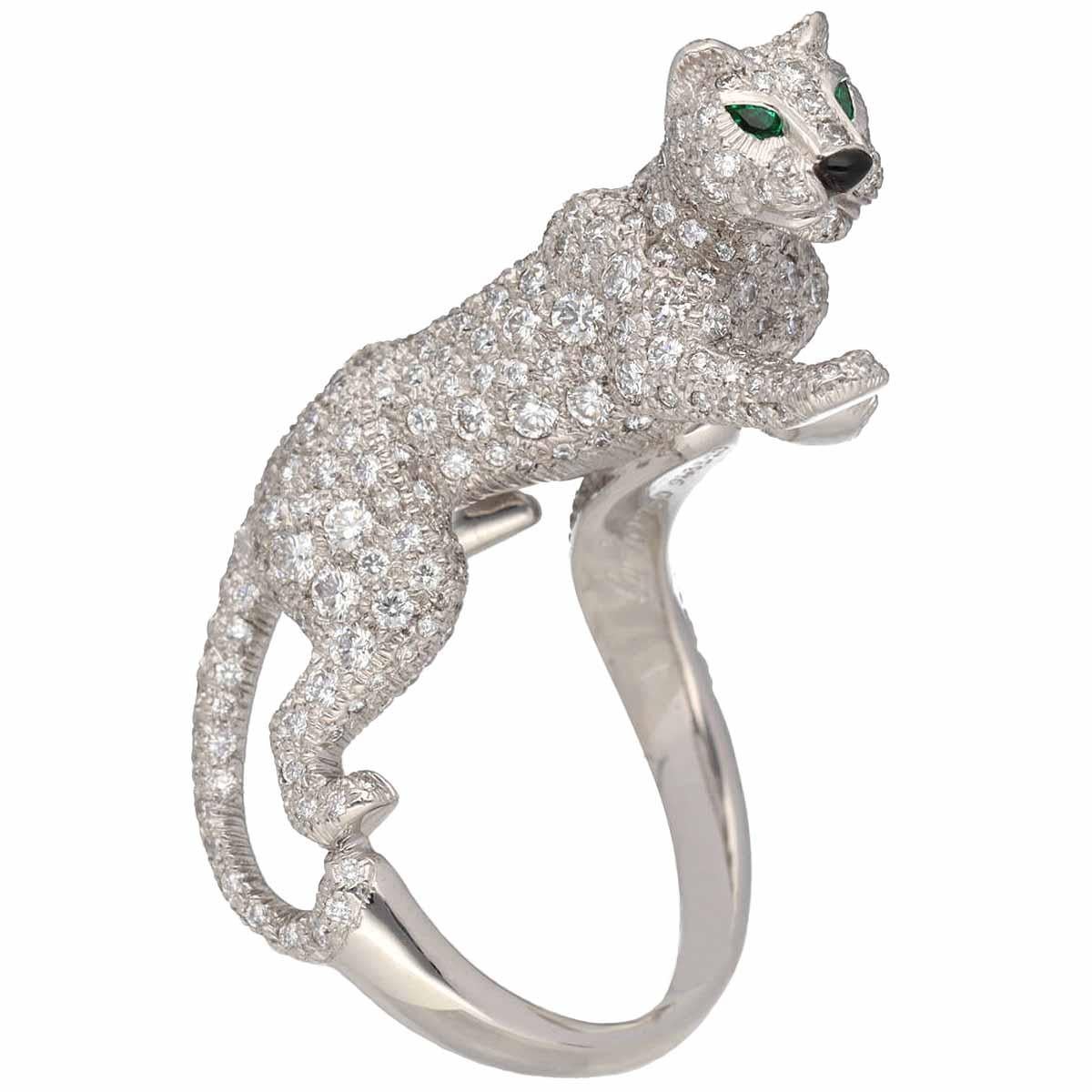 Brand:Cartier
Name:Panthere Sookie Ring
Material:Diamonds, 2 emeralds, 1 onyx,750 K18 WG white gold
Weight:16.2g（Approx)
Ring size(inch):EU：54/USA：6.25（Approx)
Width(inch):3.73mm / 0.14in（Approx)
Top size:10.68mm×38mm / 0.42in×1.49in（Approx)
Comes