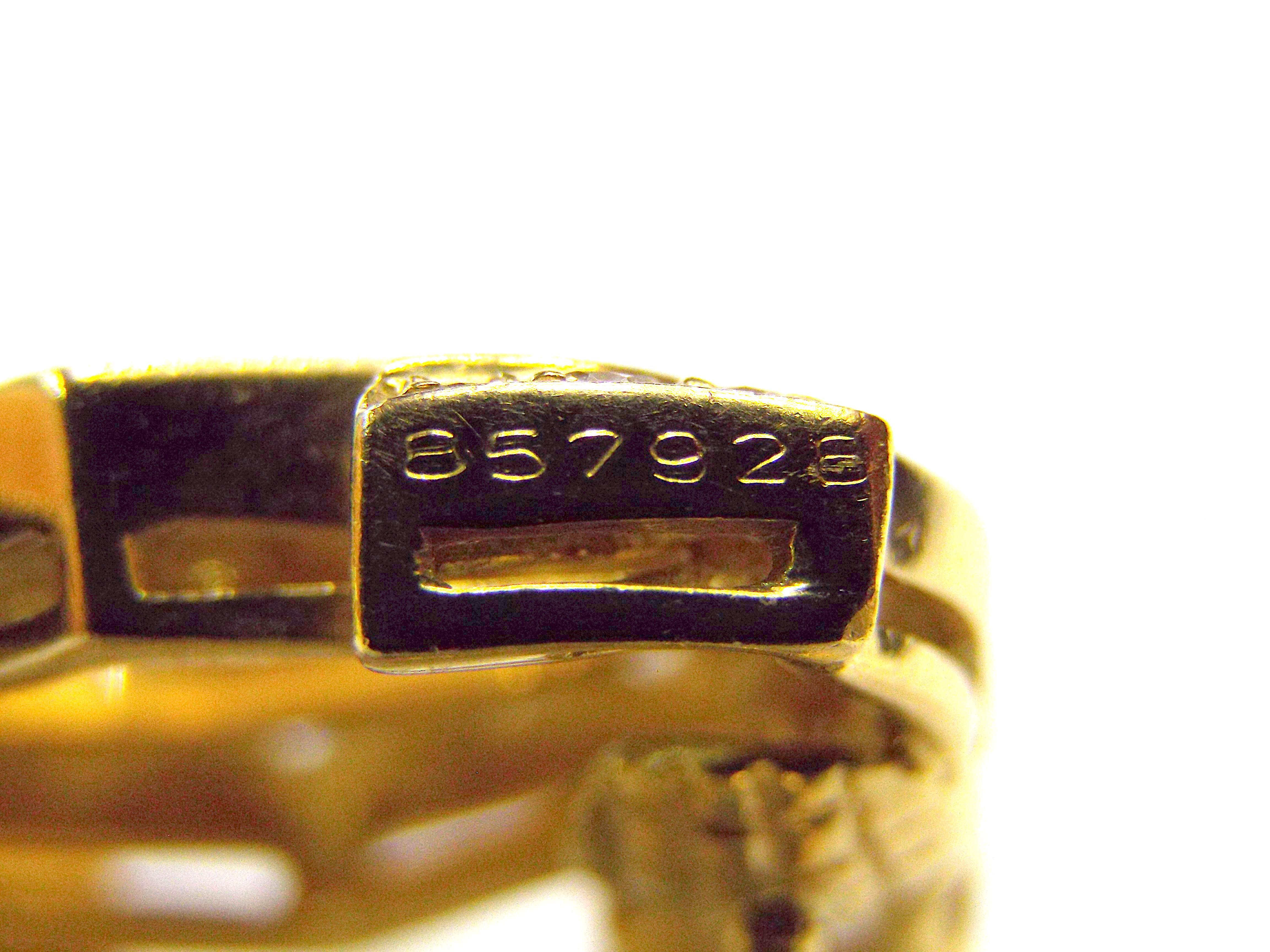 Cartier Doppel-C-Ohrringe aus 18 Karat Gelbgold mit Diamanten 1