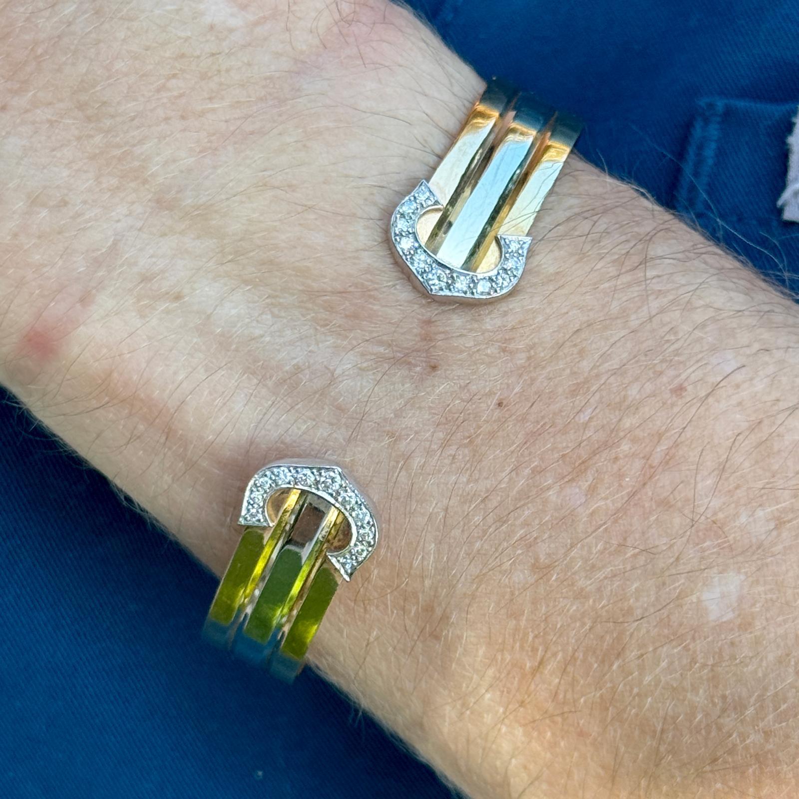 Cartier Double C Diamond 18 Karat Dreifarbgold Armspange Vintage Bracelet (Rundschliff) im Angebot