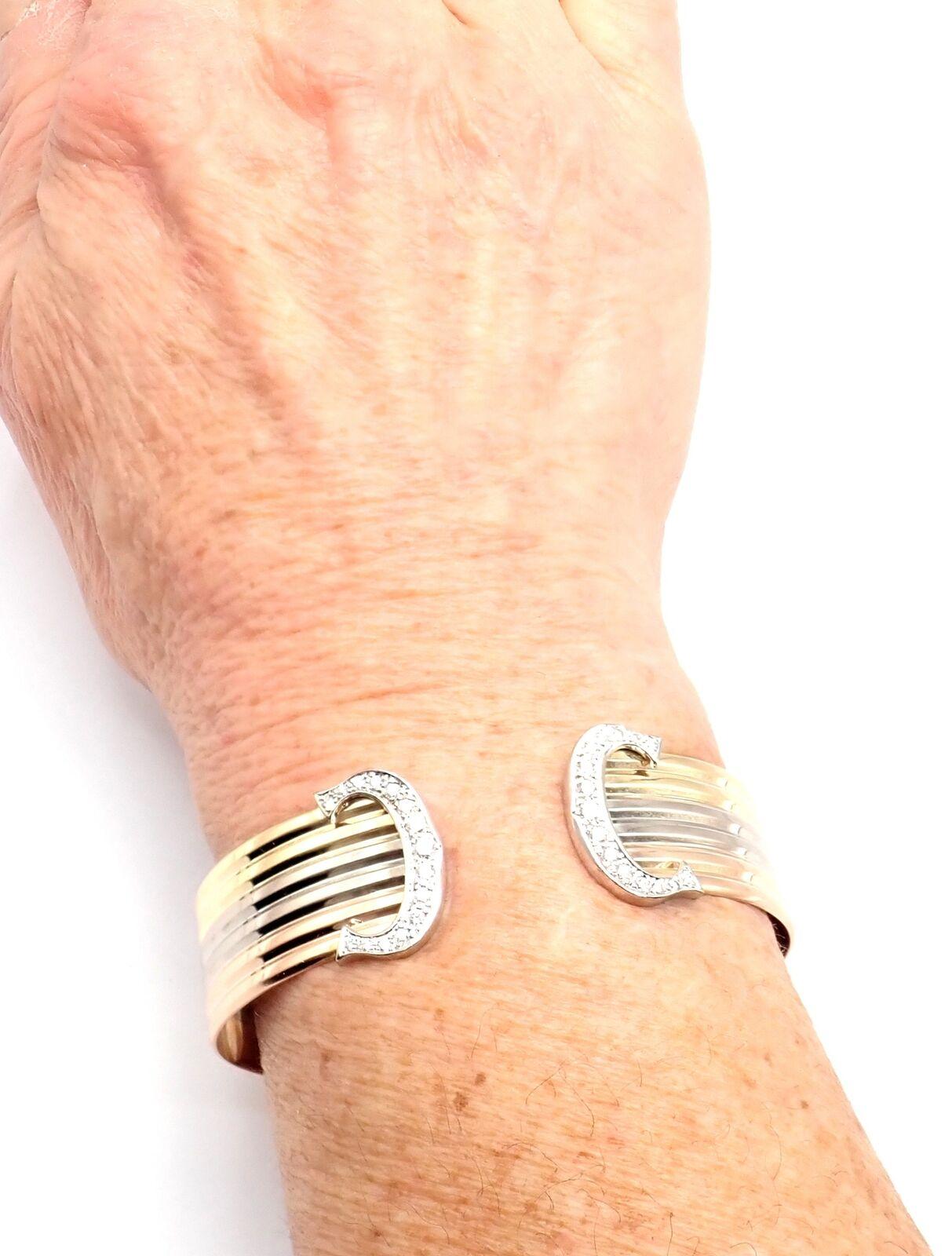 Cartier Bracciale Trinity con doppia C e diamanti in oro tricolore in vendita 1