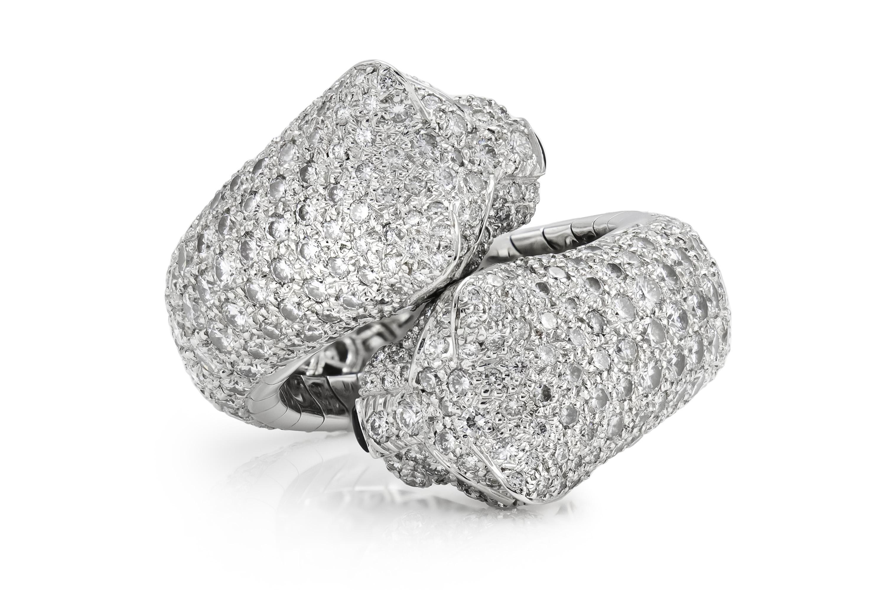 Round Cut Cartier Double-Headed Panthere Ring with Diamonds For Sale