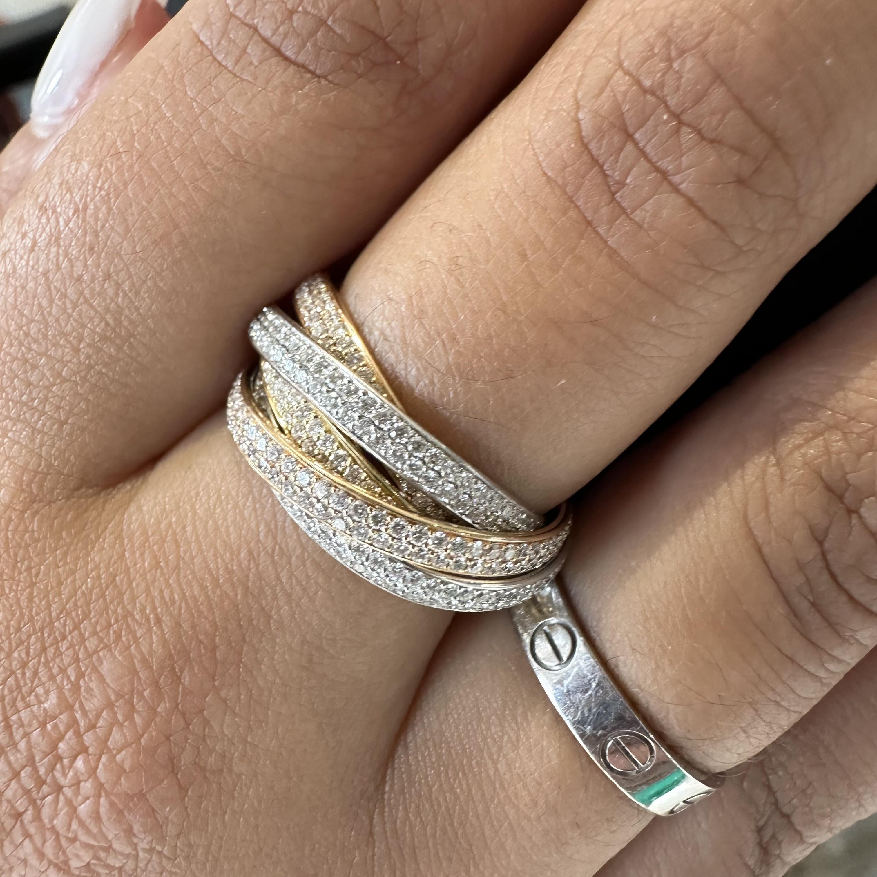 Anello Cartier Double Trinity in oro giallo, bianco e rosa 18 ct. a 6 fasce con pavé In condizioni ottime in vendita a Miami, FL