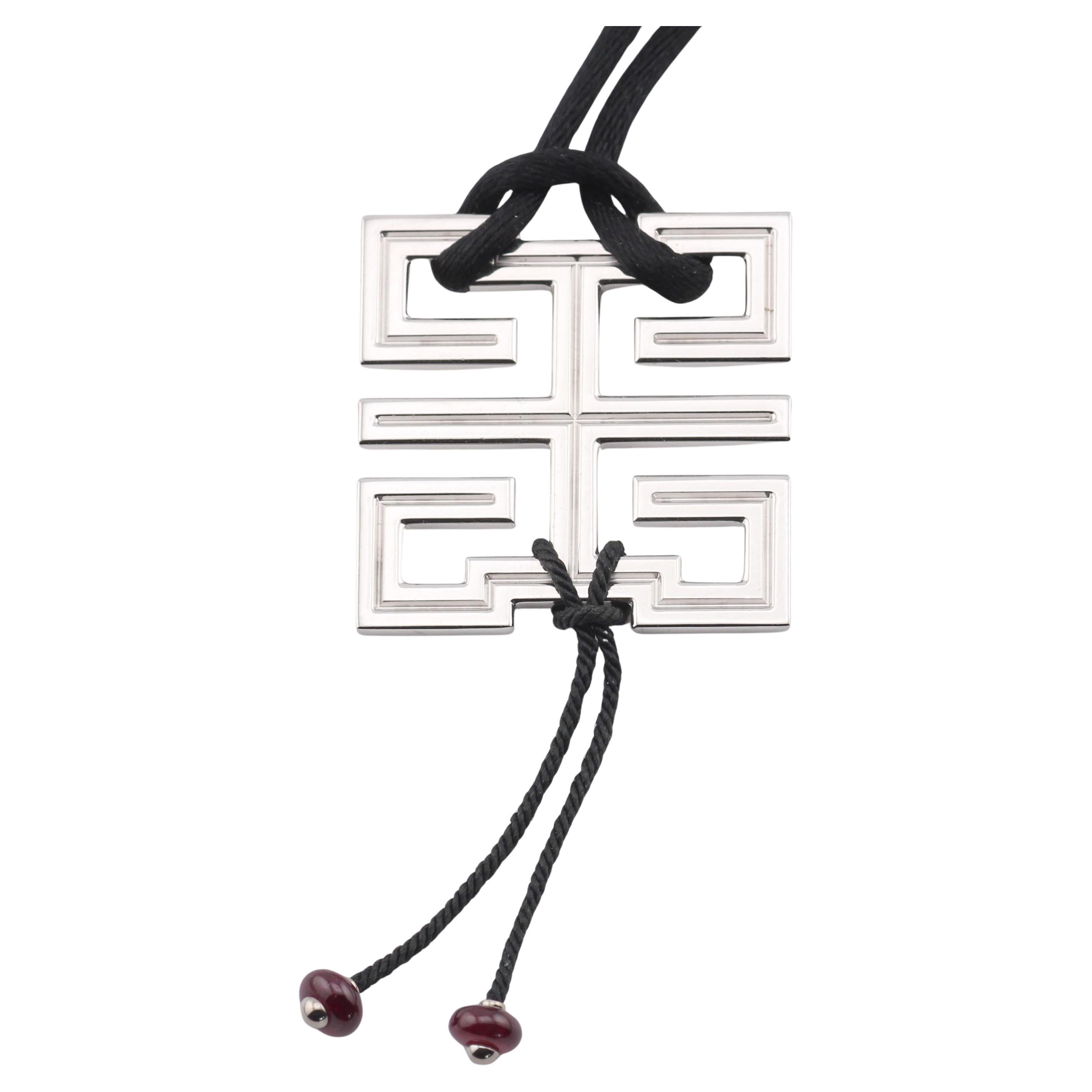 Collier de satin en or blanc 18 carats Dragon Wish Knot Ruby