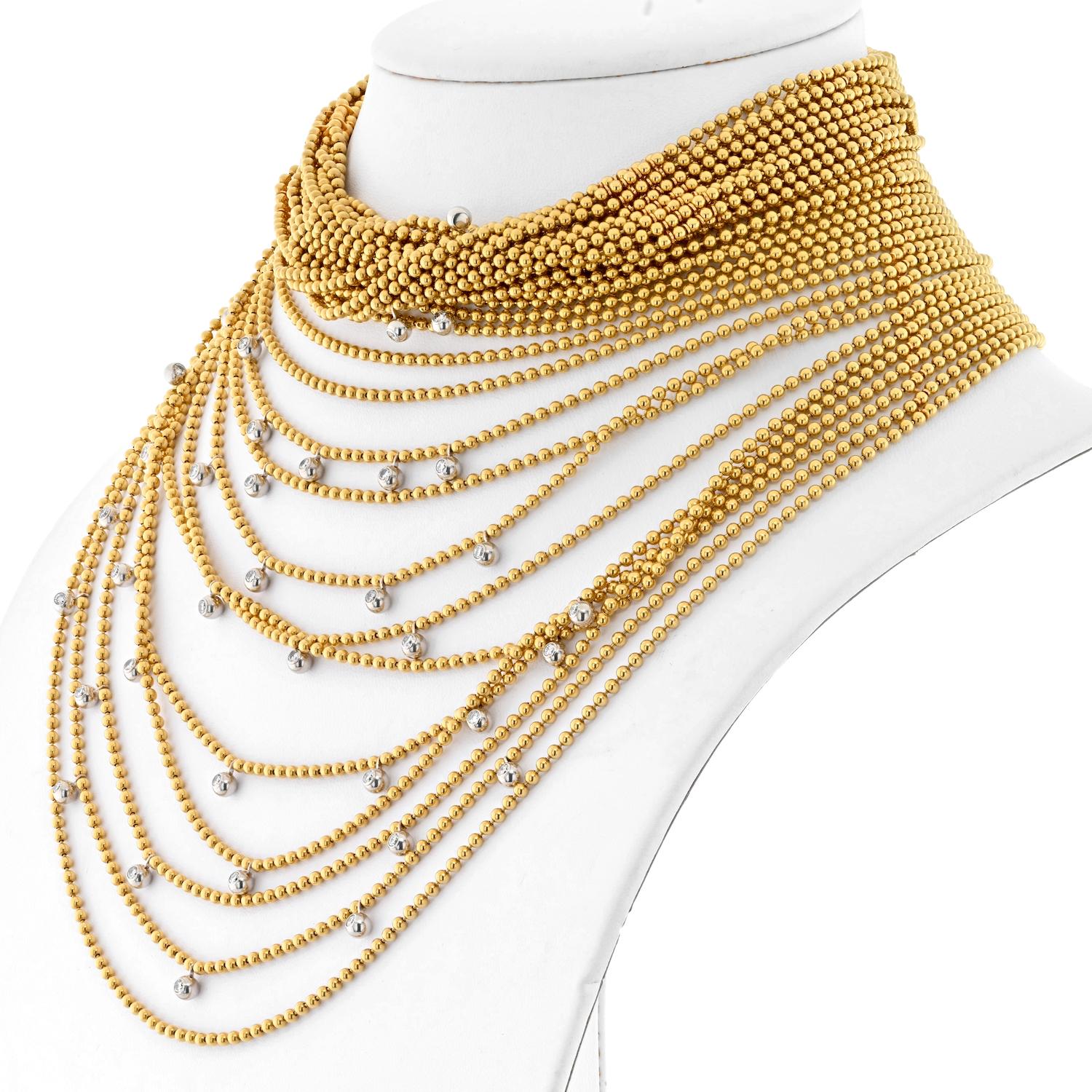 Taille ronde Cartier, collier Draperie De Decollete en or jaune 18 carats avec 34 rangées de perles en vente