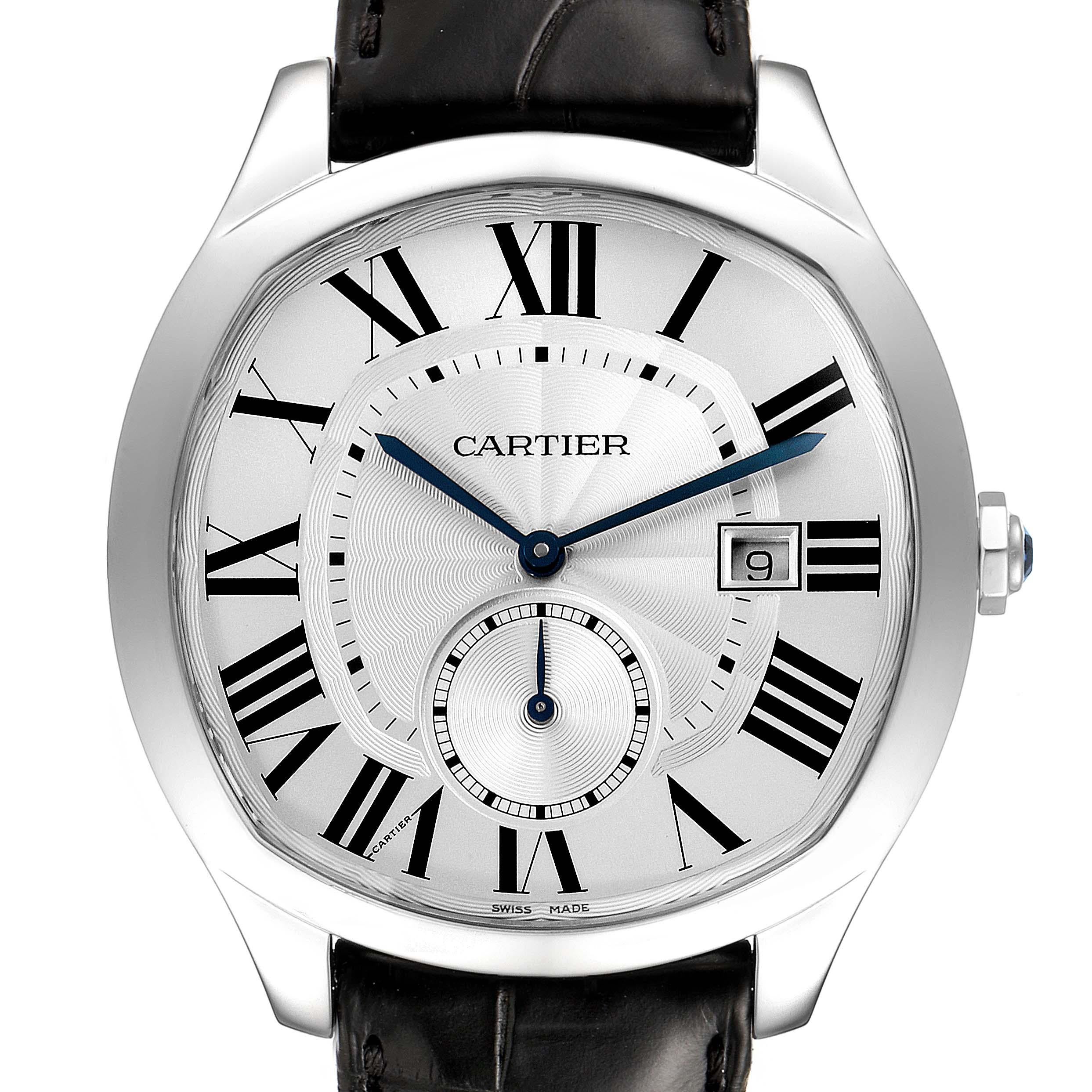 Cartier Drive de Cartier Silver Dial Steel Mens Watch WSNM0004. Automatic self-winding movement. Cousion shape stainless steel case 40.0 mm in diameter. Crown cover with faceted blue spinel. Exhibition transparent sapphire crystal case back.
