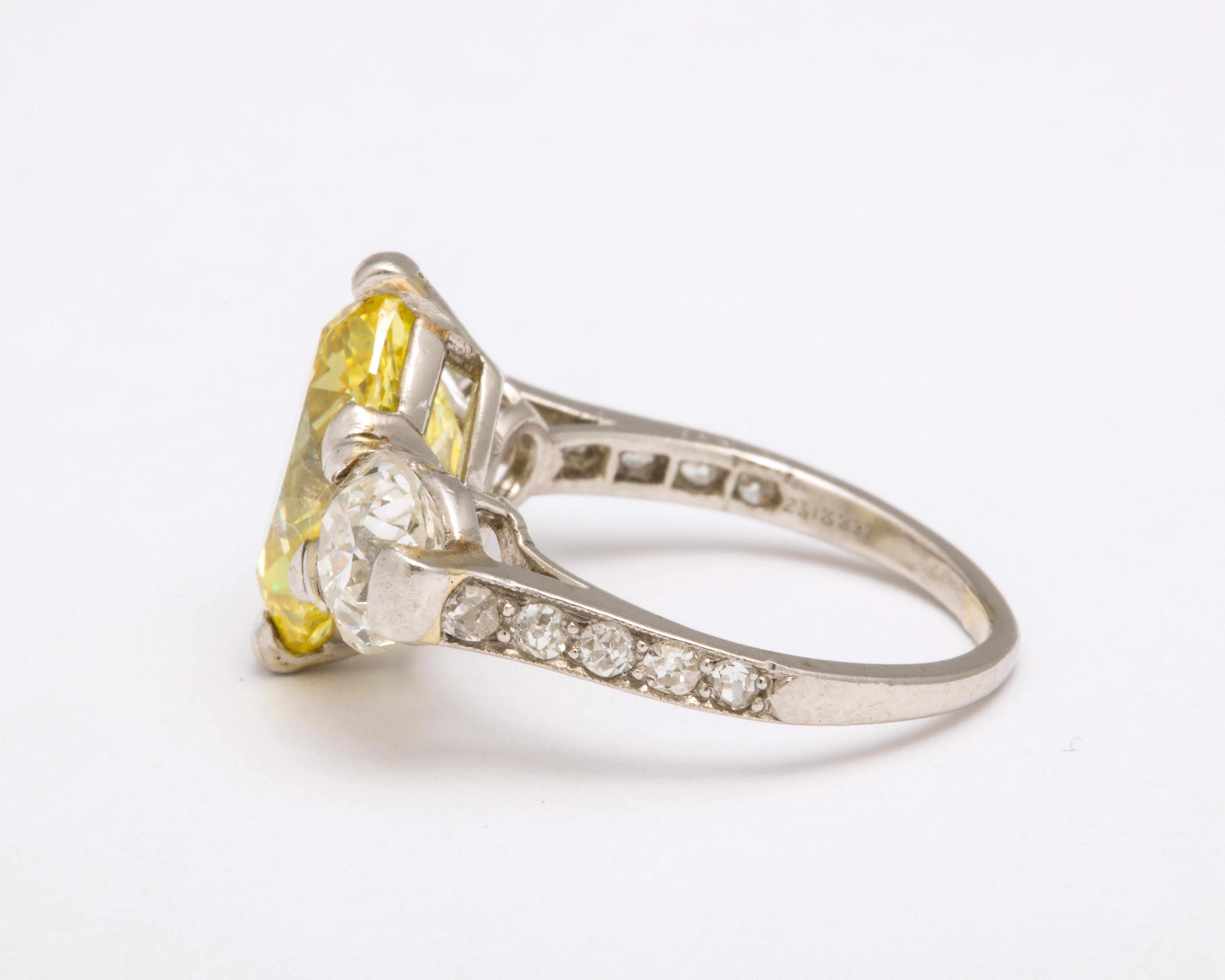 Cartier Edwardian Yellow and White Diamonds Platinum Ring In Excellent Condition In New York, NY