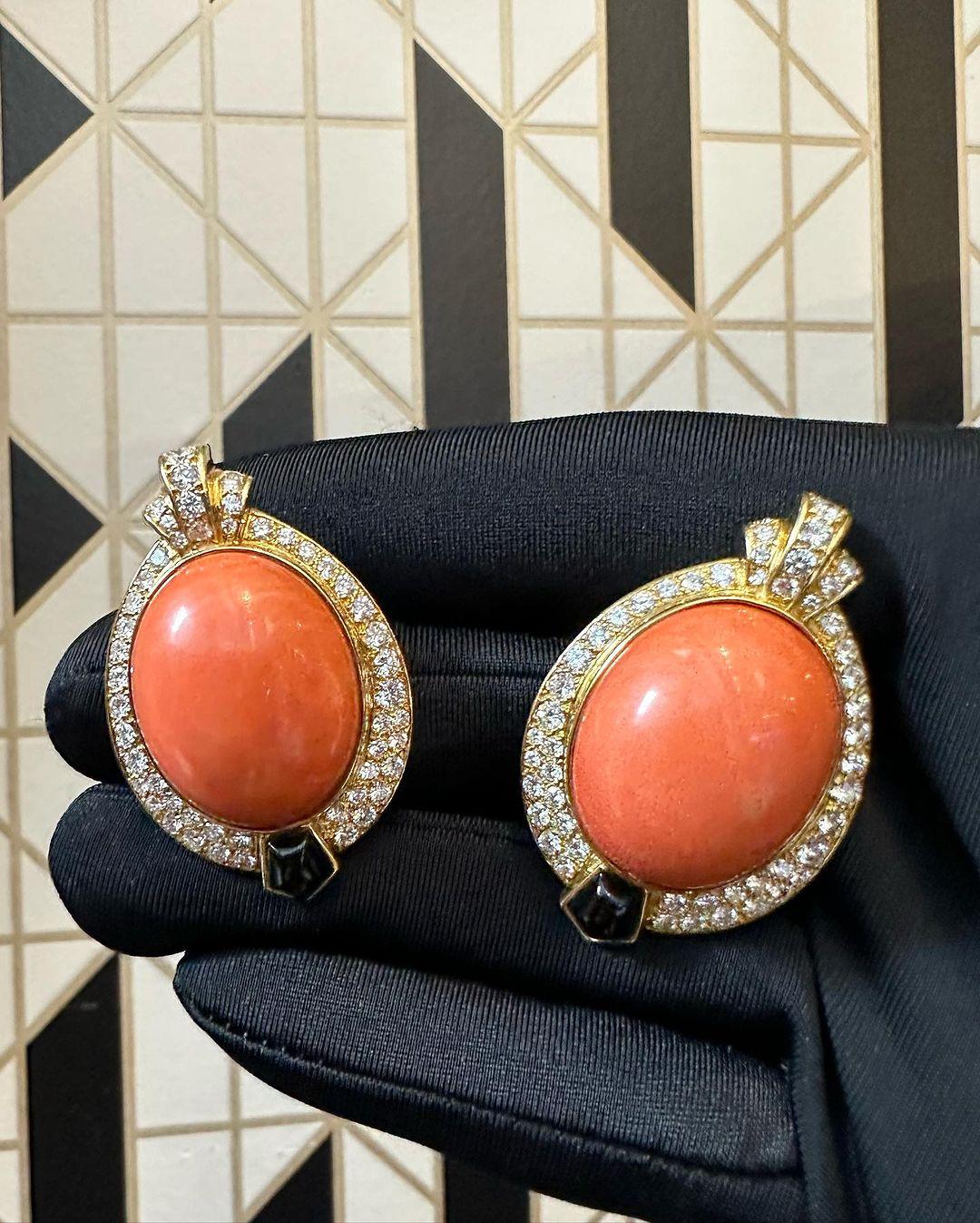 Cartier Egyptian Revival Coral Diamond & Onyx Earrings In Excellent Condition For Sale In New York, NY