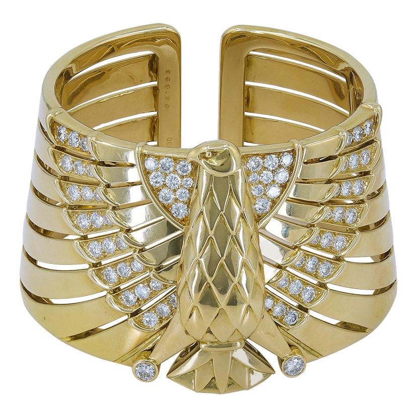 Fashion 21 Unisex Egyptian Horus Bird Piece Bangle Cuff Zinc Alloy Bracelet in Gold Tone