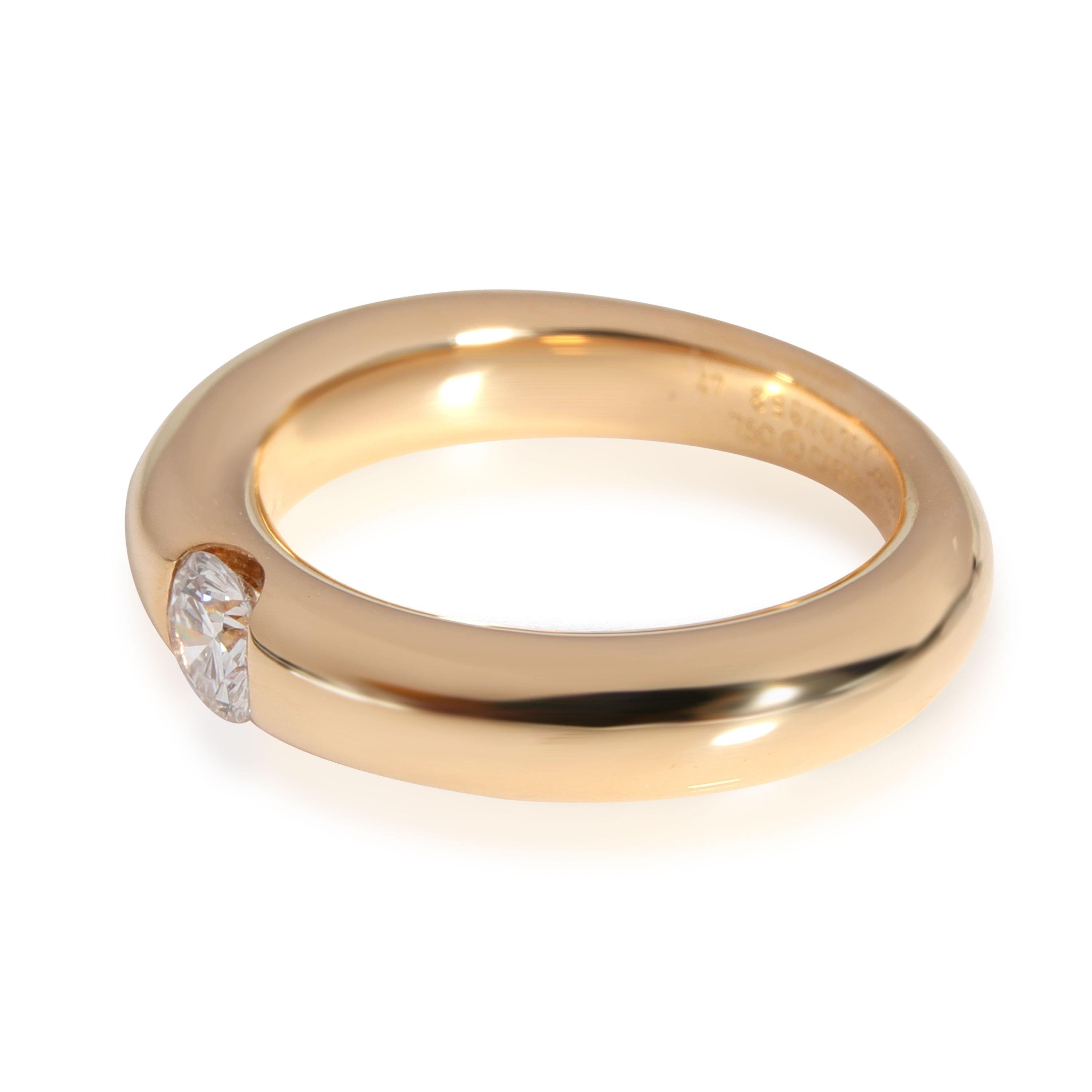 Round Cut Cartier Ellipse Diamond Ring in 18K Yellow Gold E-F VS1 0.25 CTW
