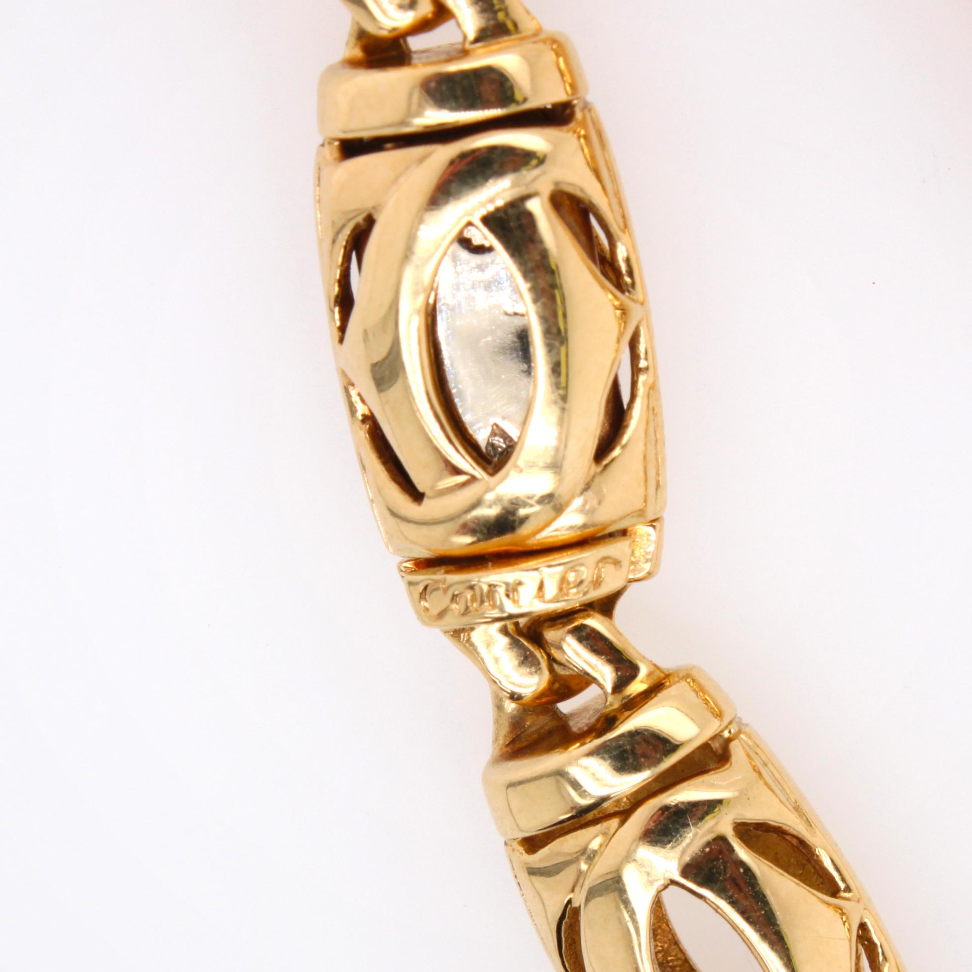 Ikonische Goldkette mit Cartier-Emblem und Hohlgliedern im Unisex-Design.
Es ist eine stilvolle und schicke Halskette, die man den ganzen Tag tragen kann.
Signiert Cartier mit französischen Prüfzeichen, gestempelt 750 Gold Reinheit und