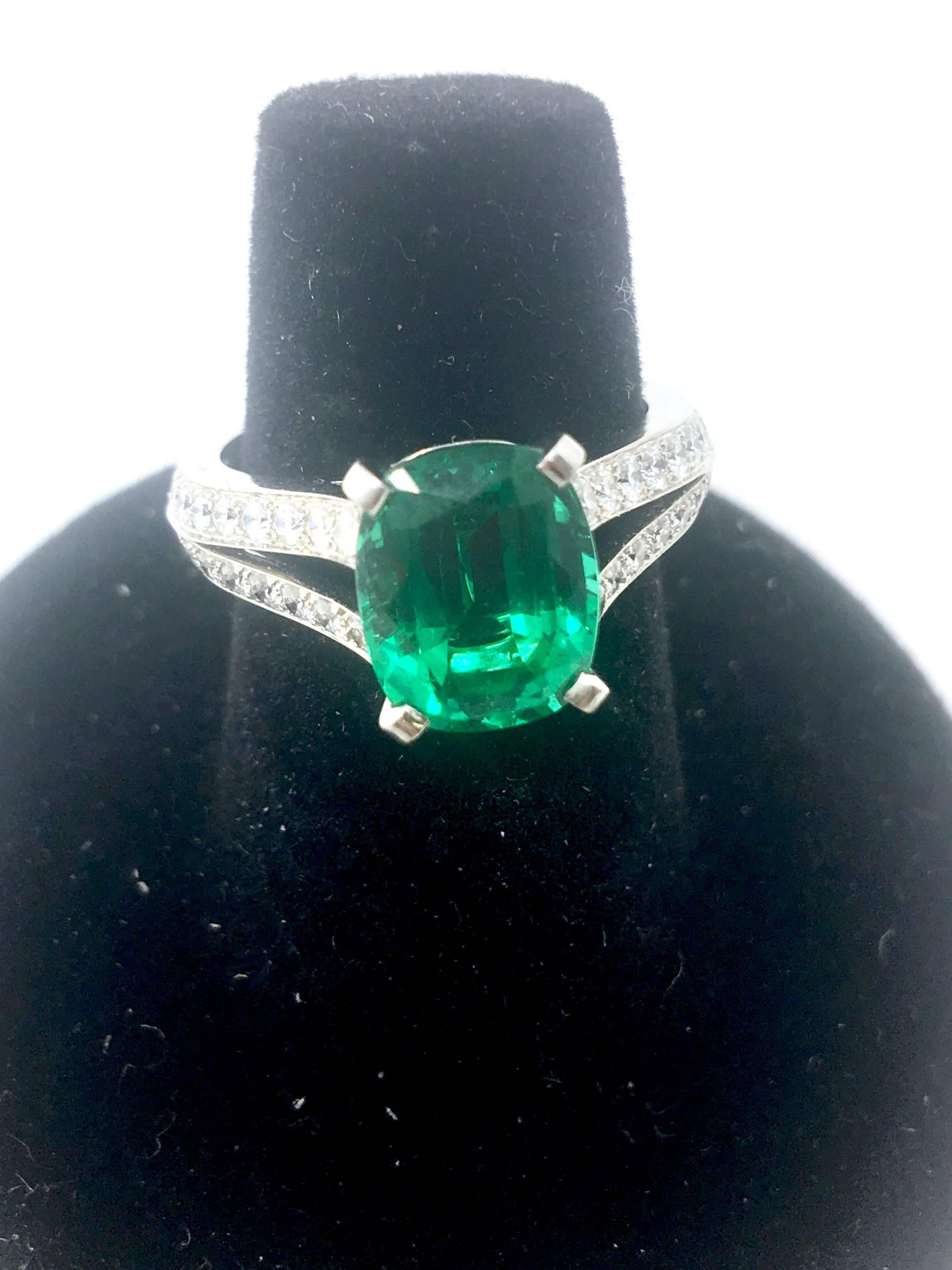 Women's or Men's Designer Cartier Emerald and Diamond Platinum Ring