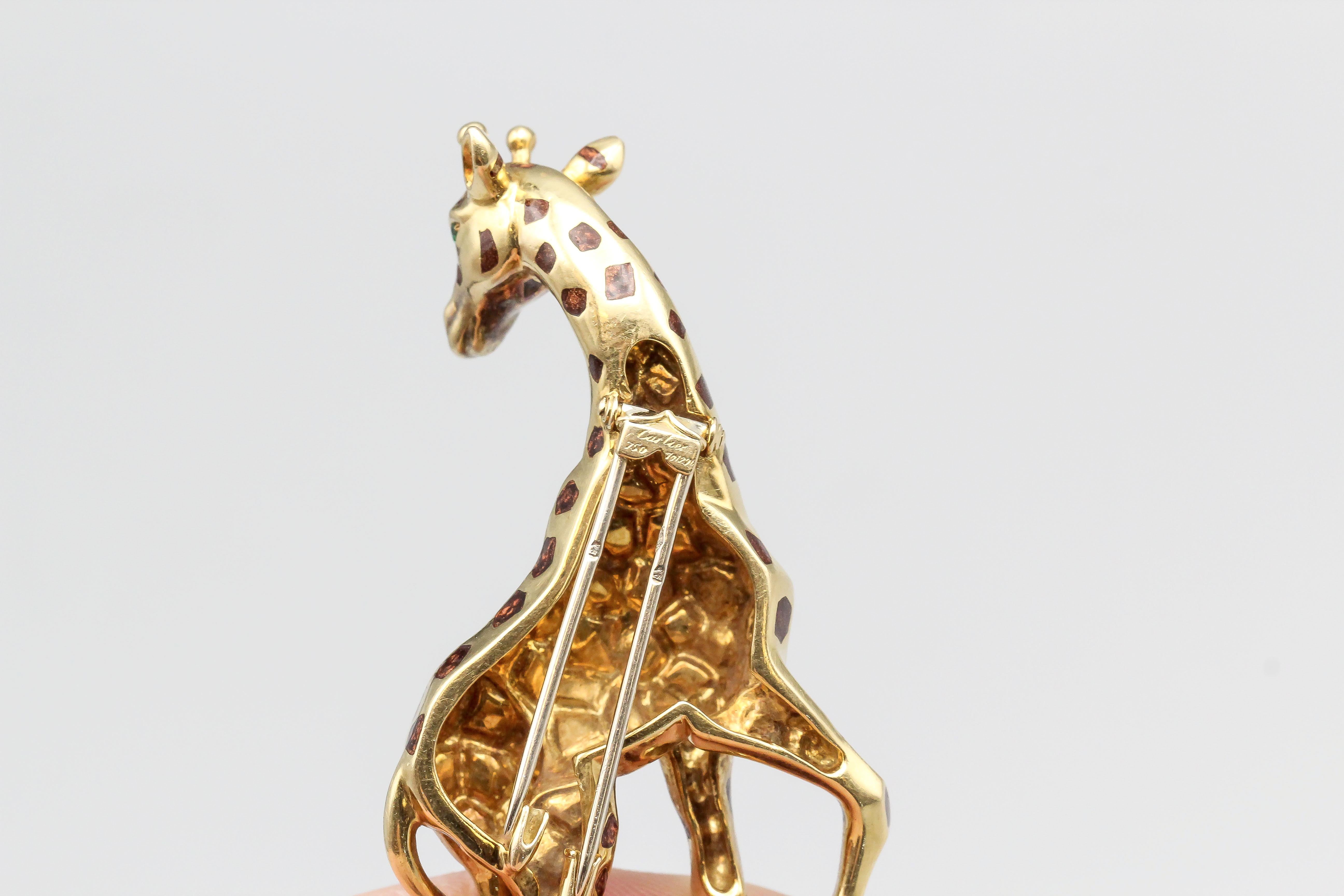 Cartier Emerald Enamel 18 Karat Gold Giraffe Brooch In Good Condition In New York, NY