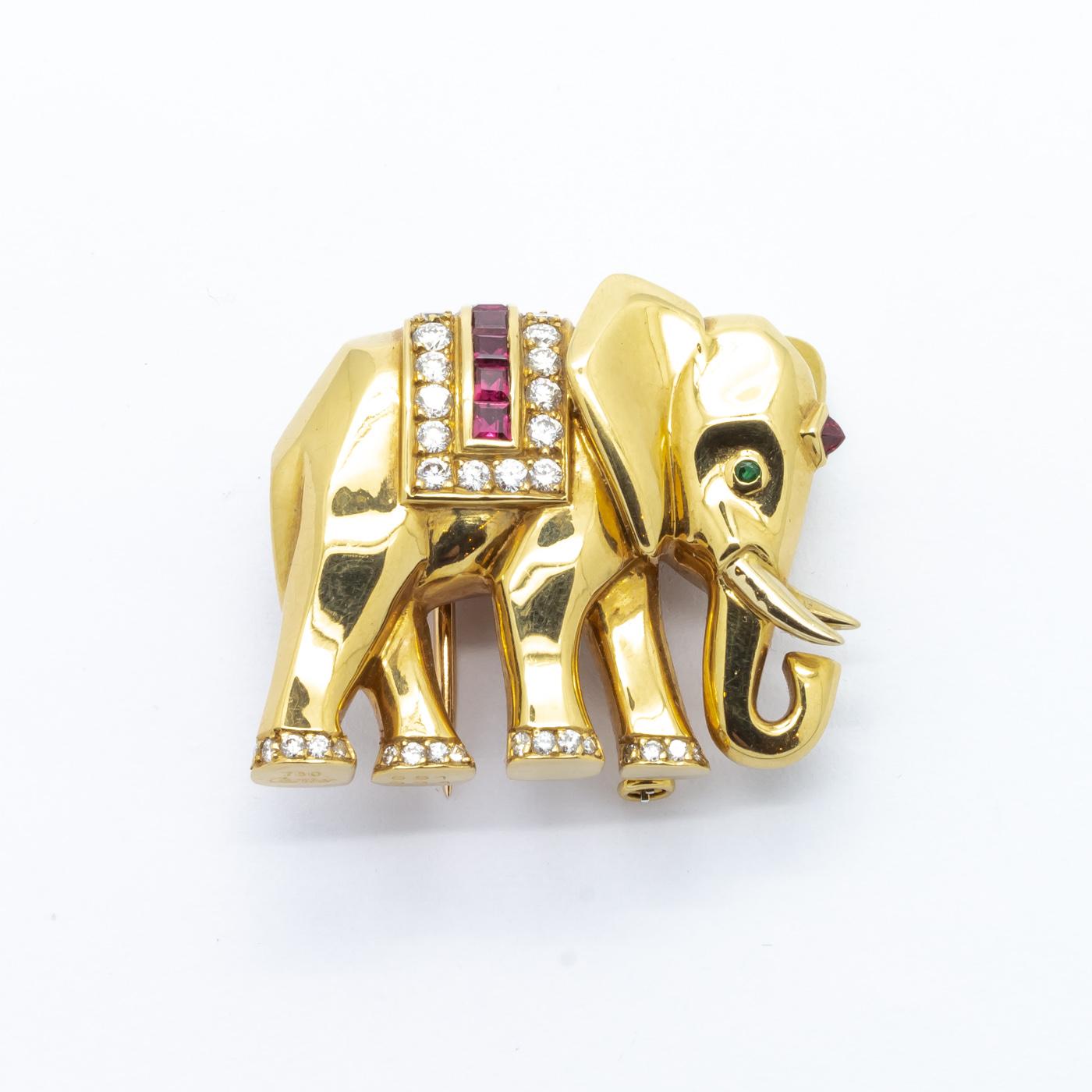 Cartier Broche éléphant en or, émeraude, rubis et diamant 2