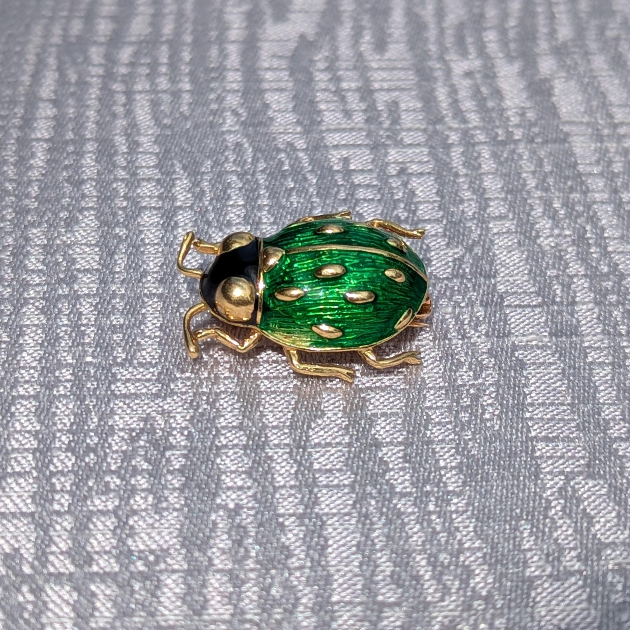 Cartier Enamel and 18K Yellow Gold Ladybug Brooch Pin In Excellent Condition For Sale In New York, NY