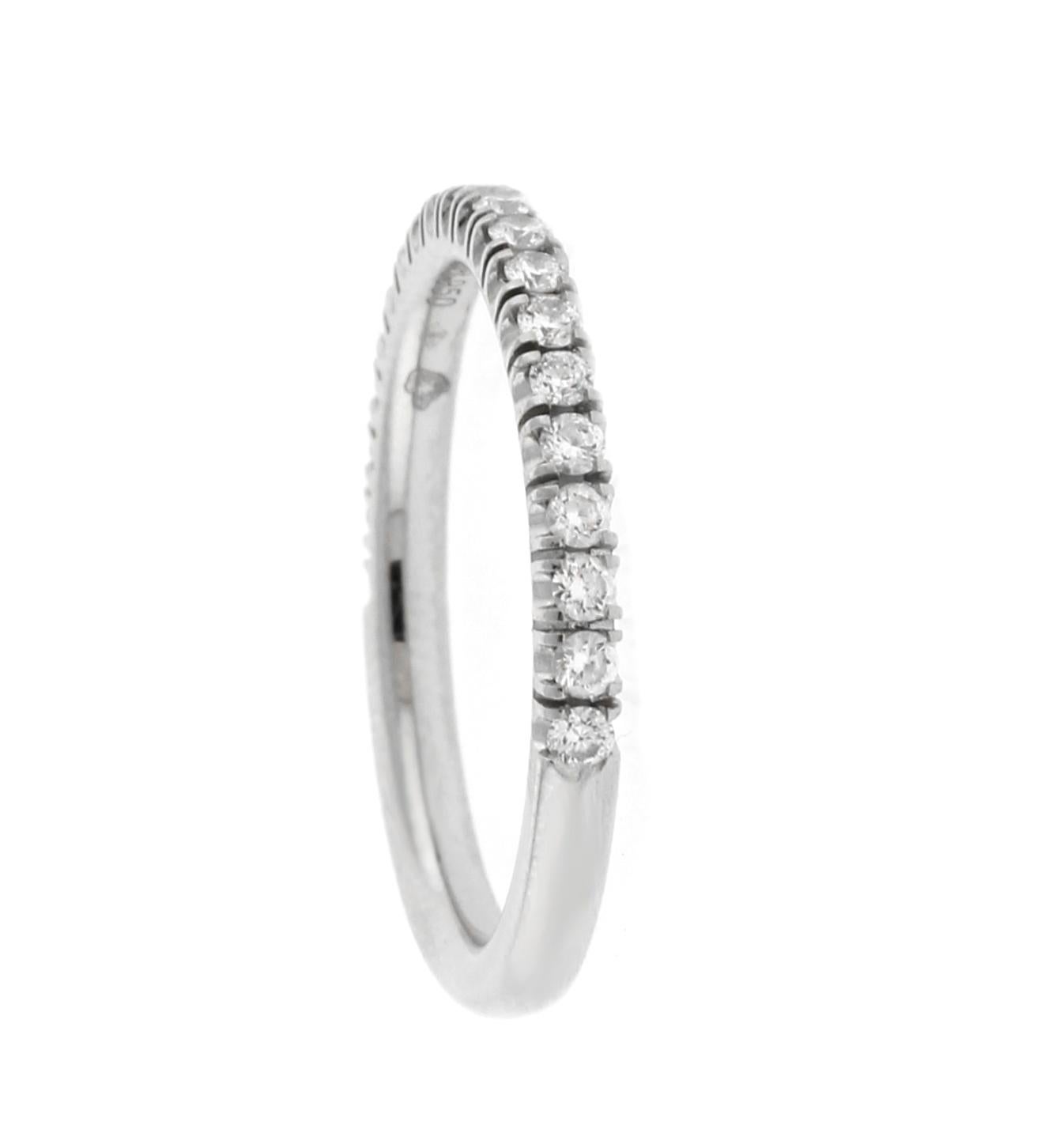 Fede nuziale Cartier Etincelle de Cartier, larghezza 2 mm, semi-pavimentata In condizioni ottime in vendita a Bethesda, MD