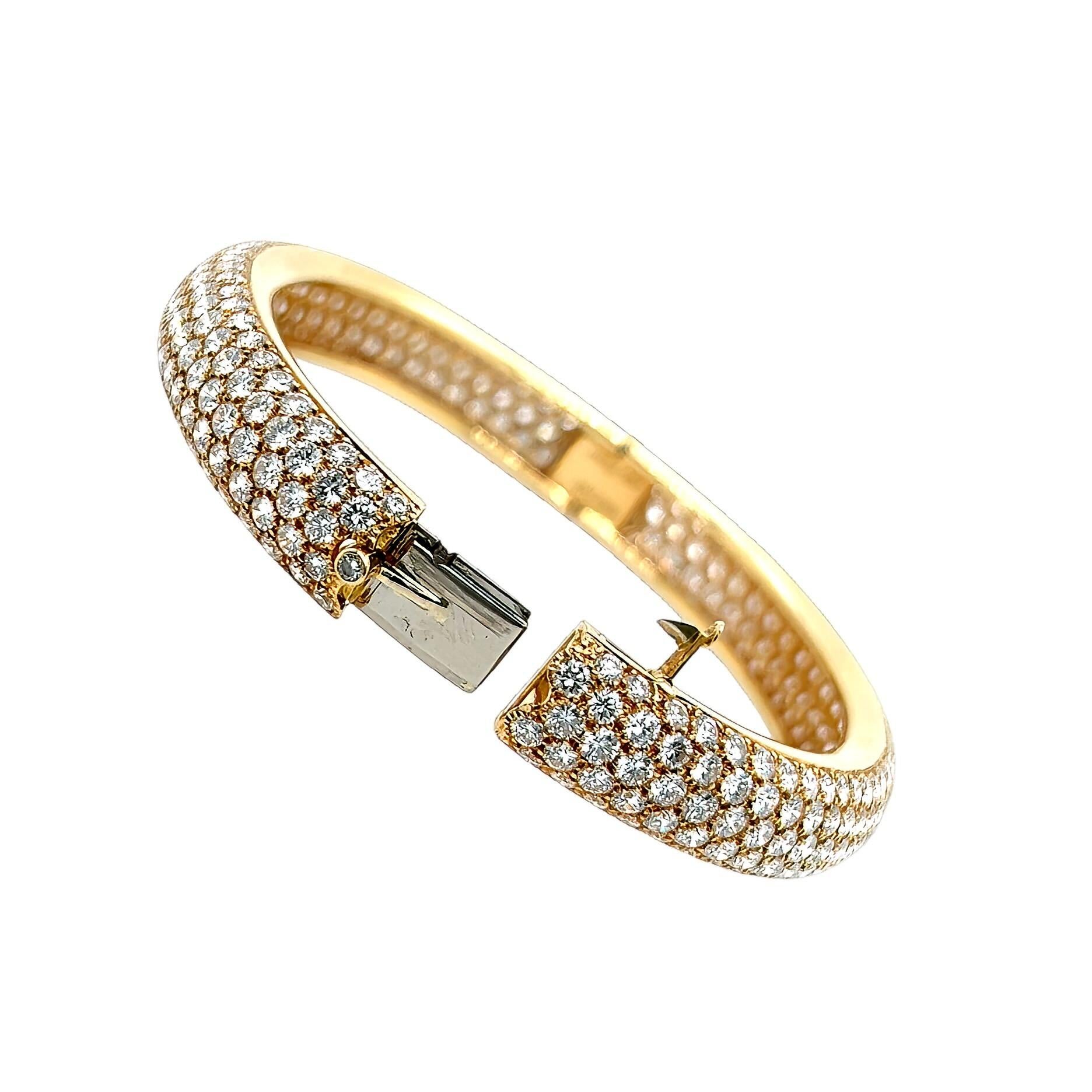 CARTIER Etincelle Gold Diamond Bangle Bracelet In Good Condition In New York, NY