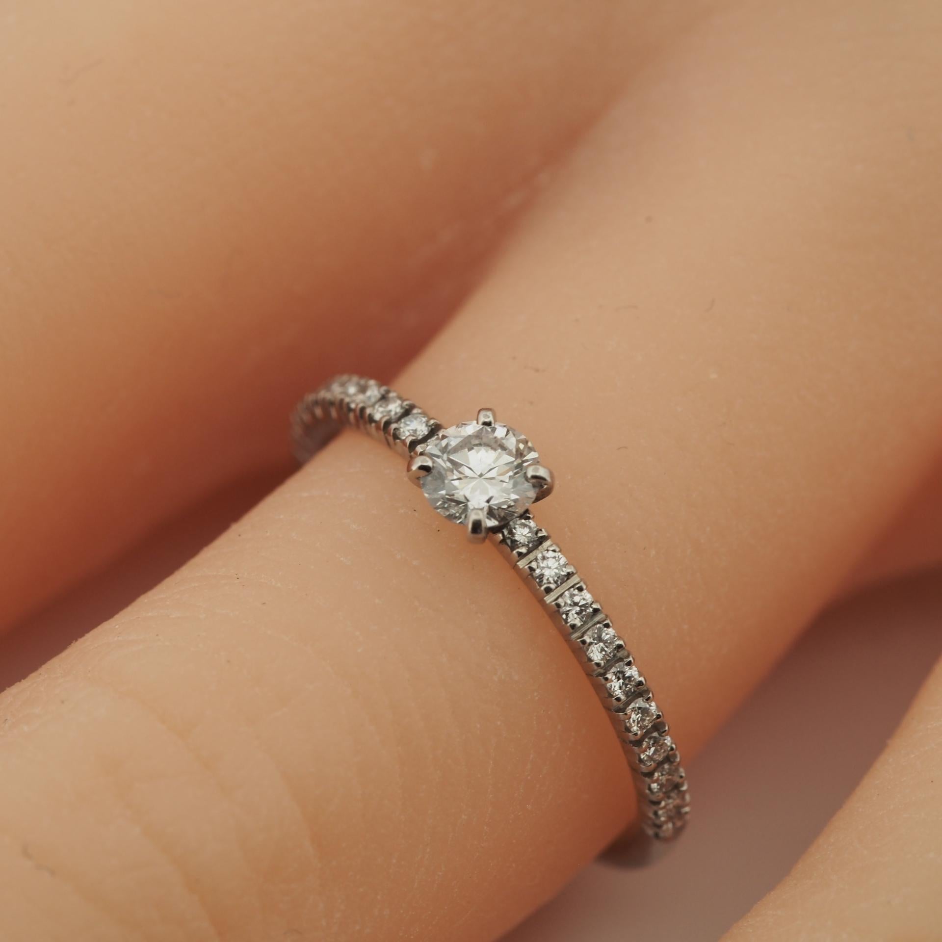 Cartier Etincelle Solitaire 0,19 Carat Diamond With Paved Ring Pt 49 in vendita 5