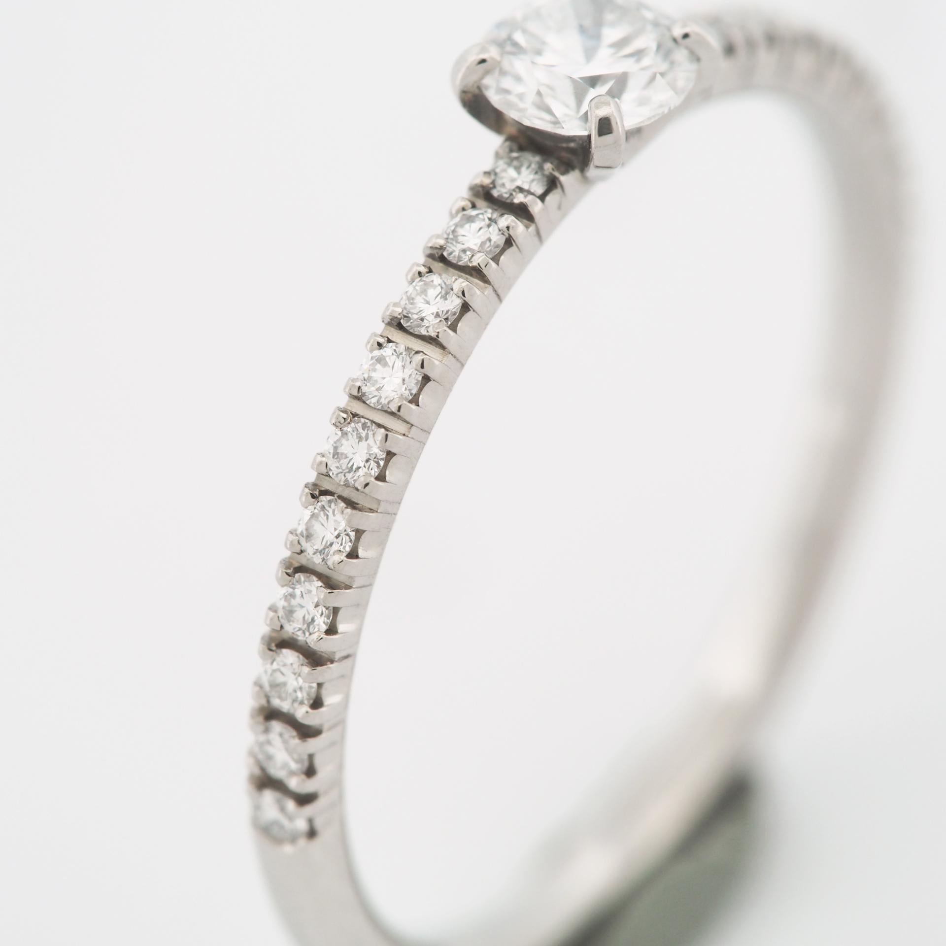 Cartier Etincelle Solitaire 0,19 Carat Diamond With Paved Ring Pt 49 In condizioni buone in vendita a Kobe, Hyogo