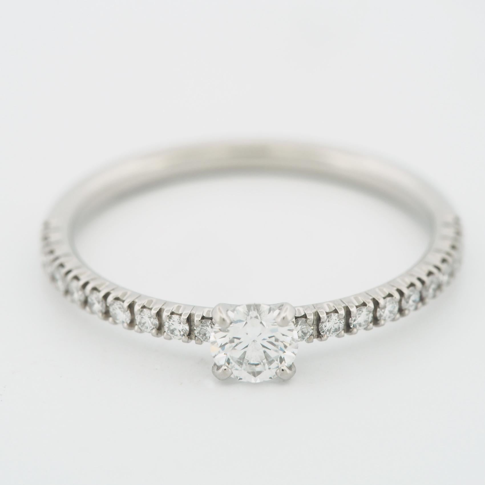 Donna Cartier Etincelle Solitaire 0,19 Carat Diamond With Paved Ring Pt 49 in vendita