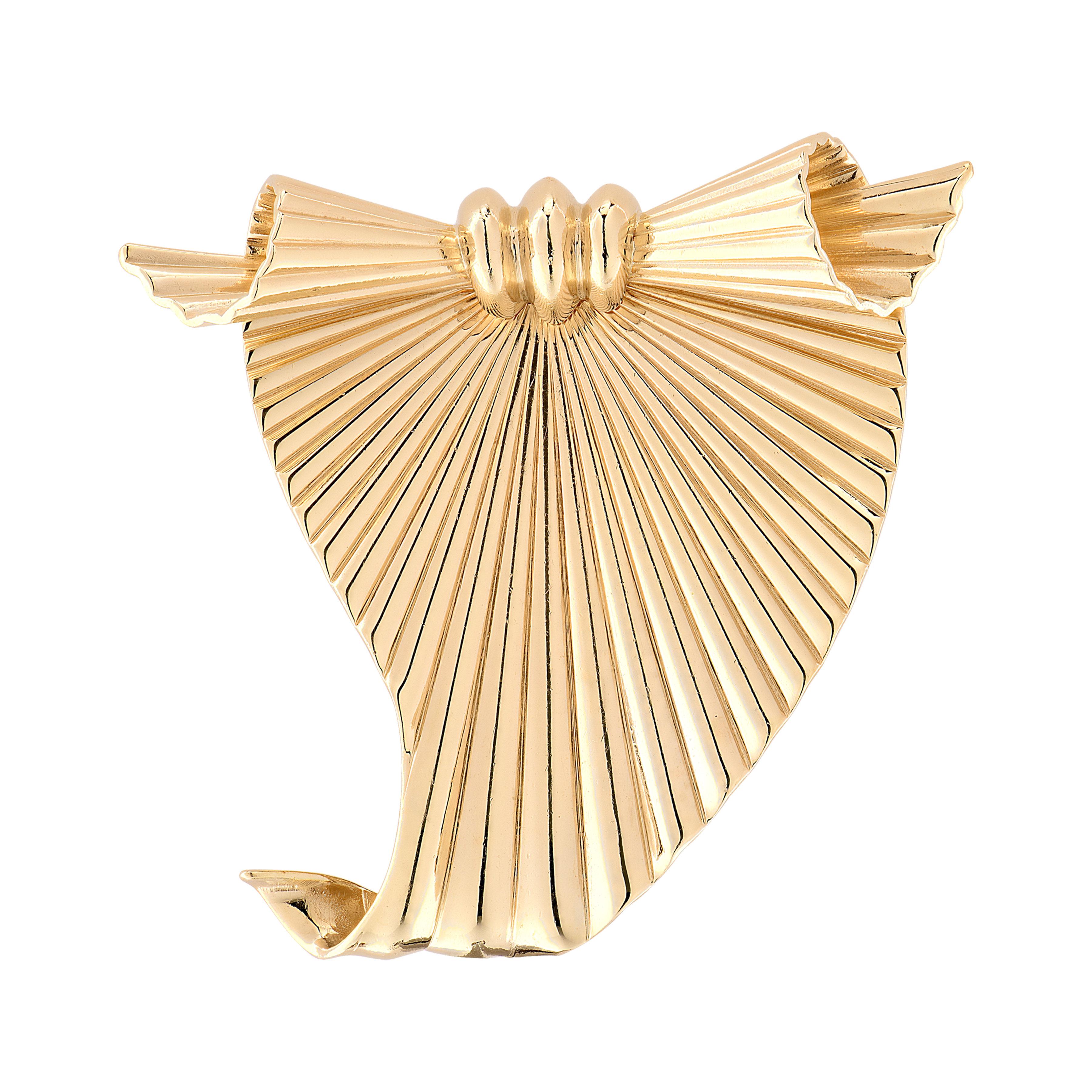 Ensemble de boucles d'oreilles et de broches à ruban en éventail de Cartier Bon état - En vente à West Palm Beach, FL