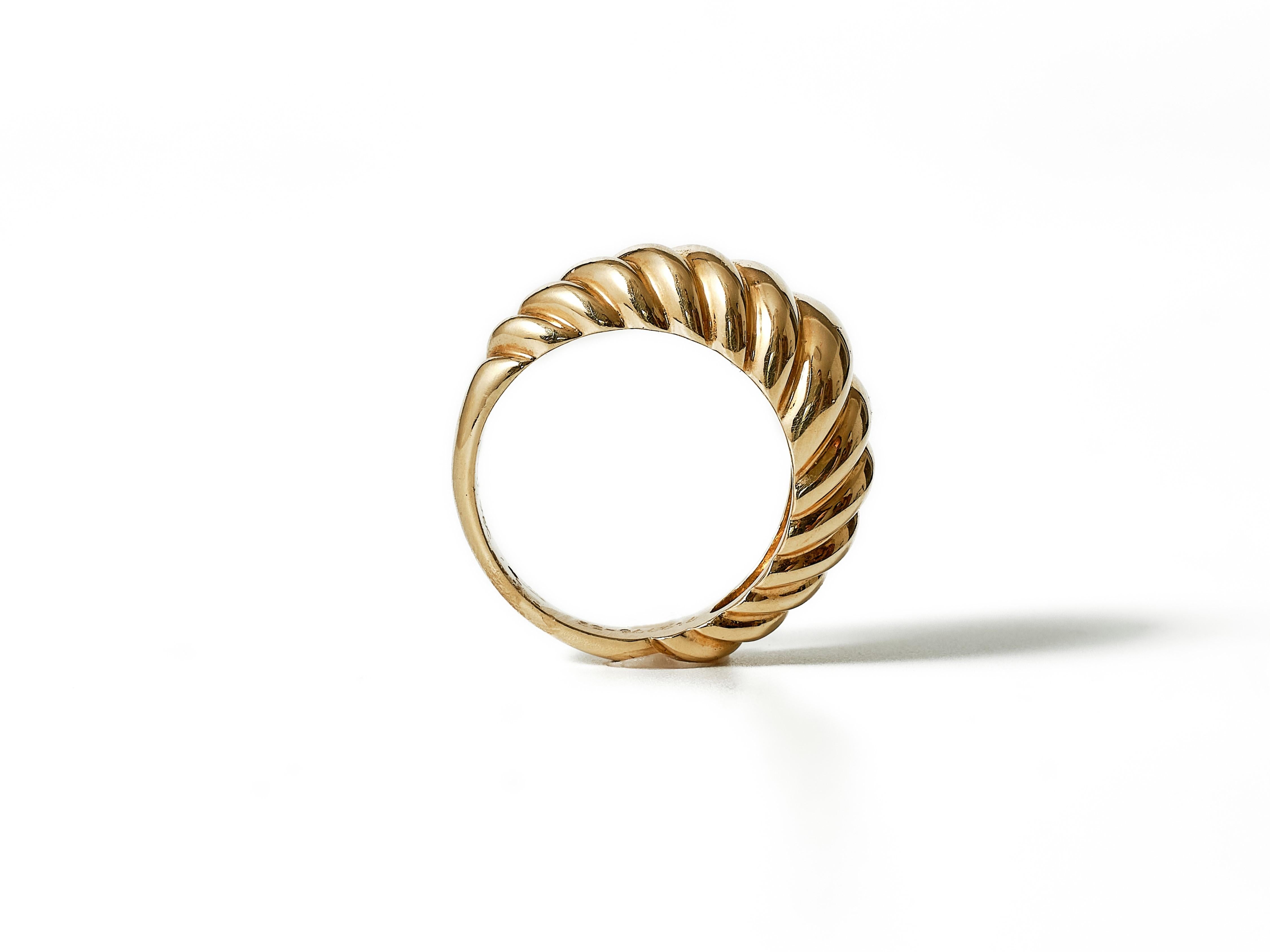 Cartier fluted dome 18 karat gold ring 1