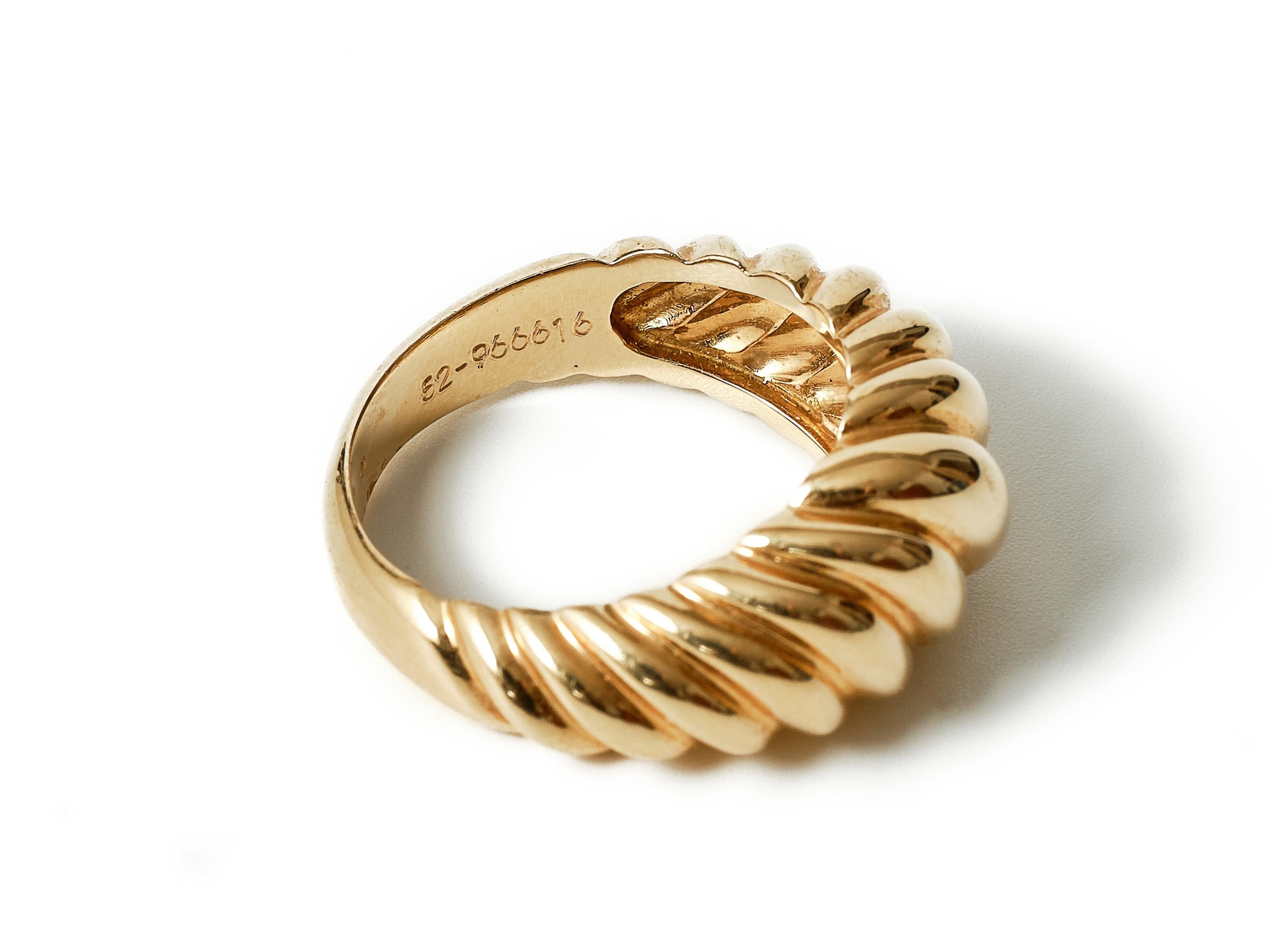 Cartier fluted dome 18 karat gold ring 2