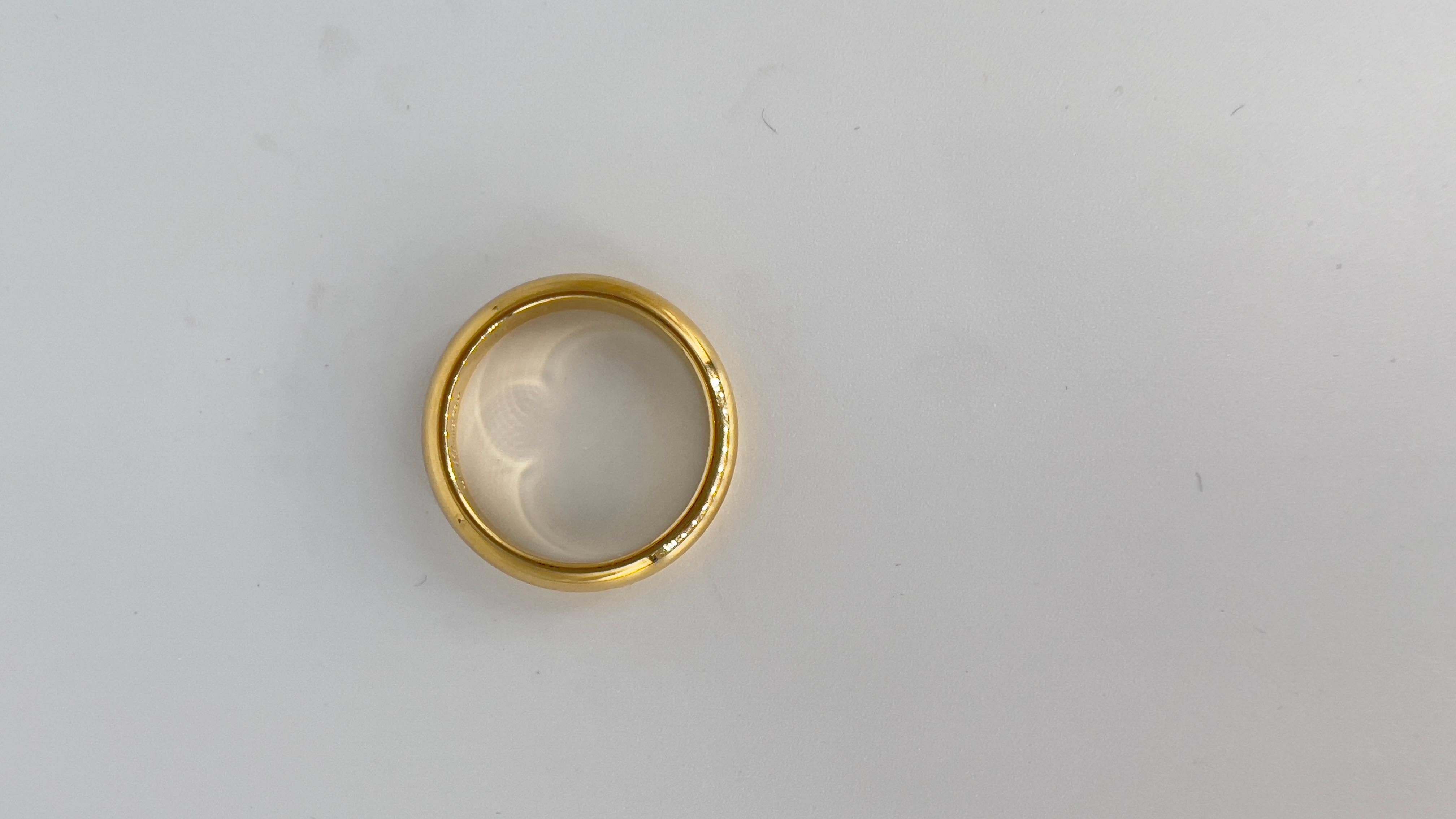 750 yellow gold ring, signed and numbered 187548, finger 53-13,  5g.
Provenance : Collection Princely , Pahlavi Family, by inheritance (Geneva) 
