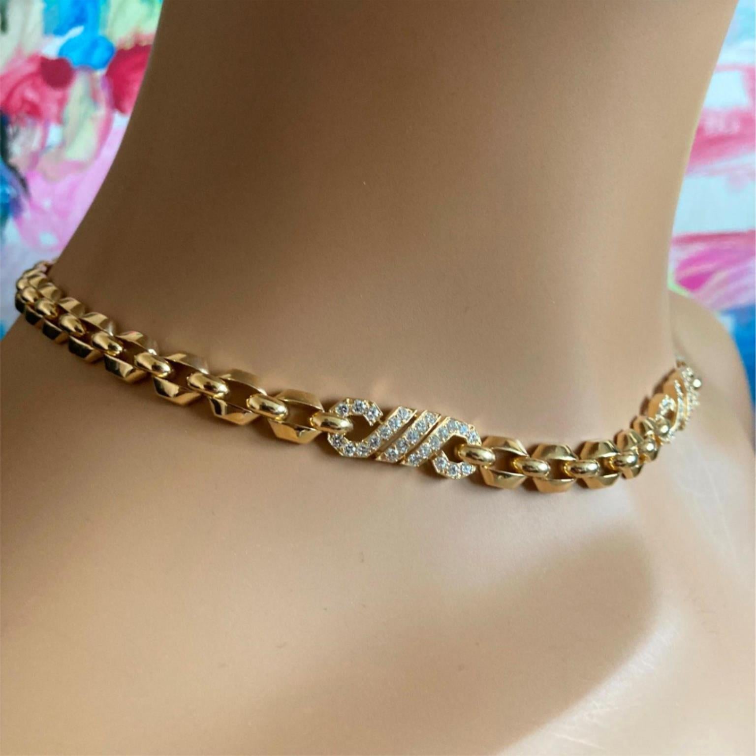 Cartier Fox Trot Diamond Yellow Gold Necklace In Excellent Condition For Sale In Holland, PA