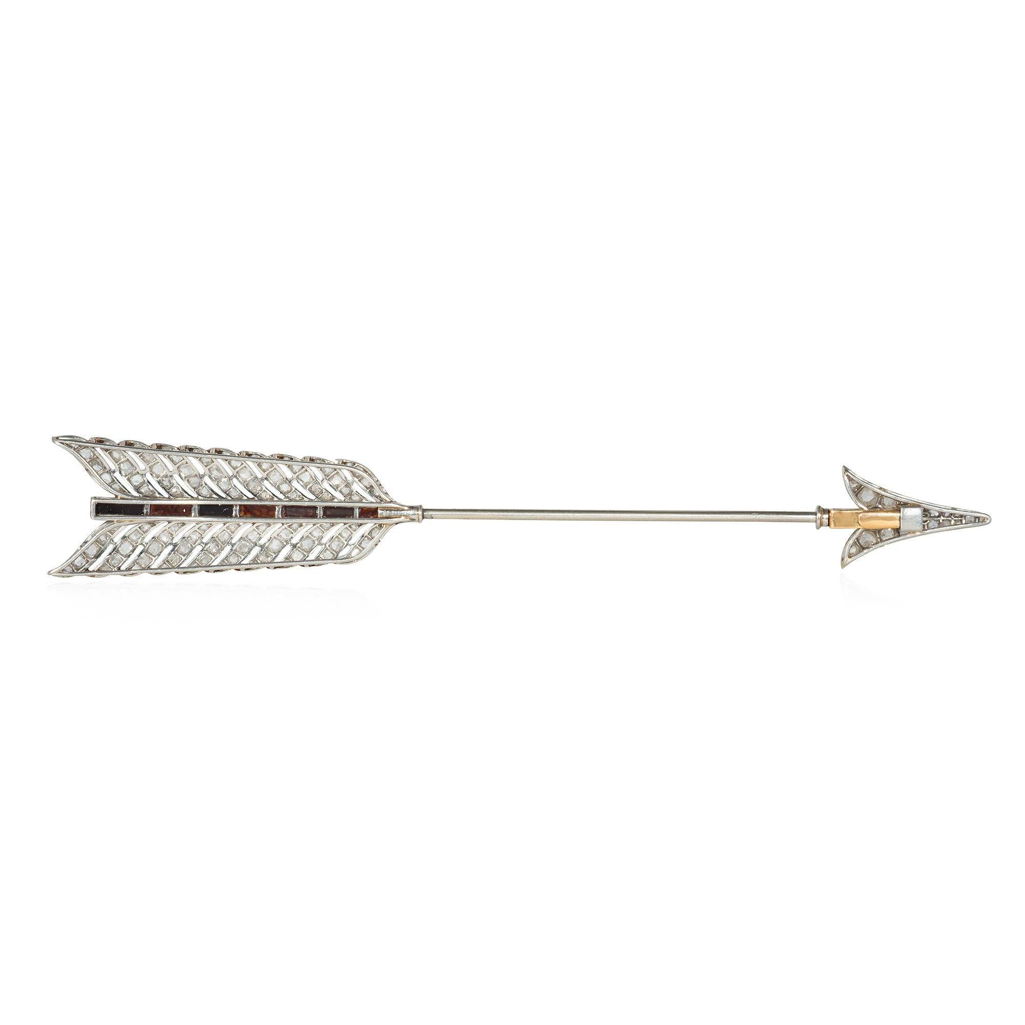 Taille rose Cartier, France Art déco Broche Arrow en diamant rose et onyx en vente