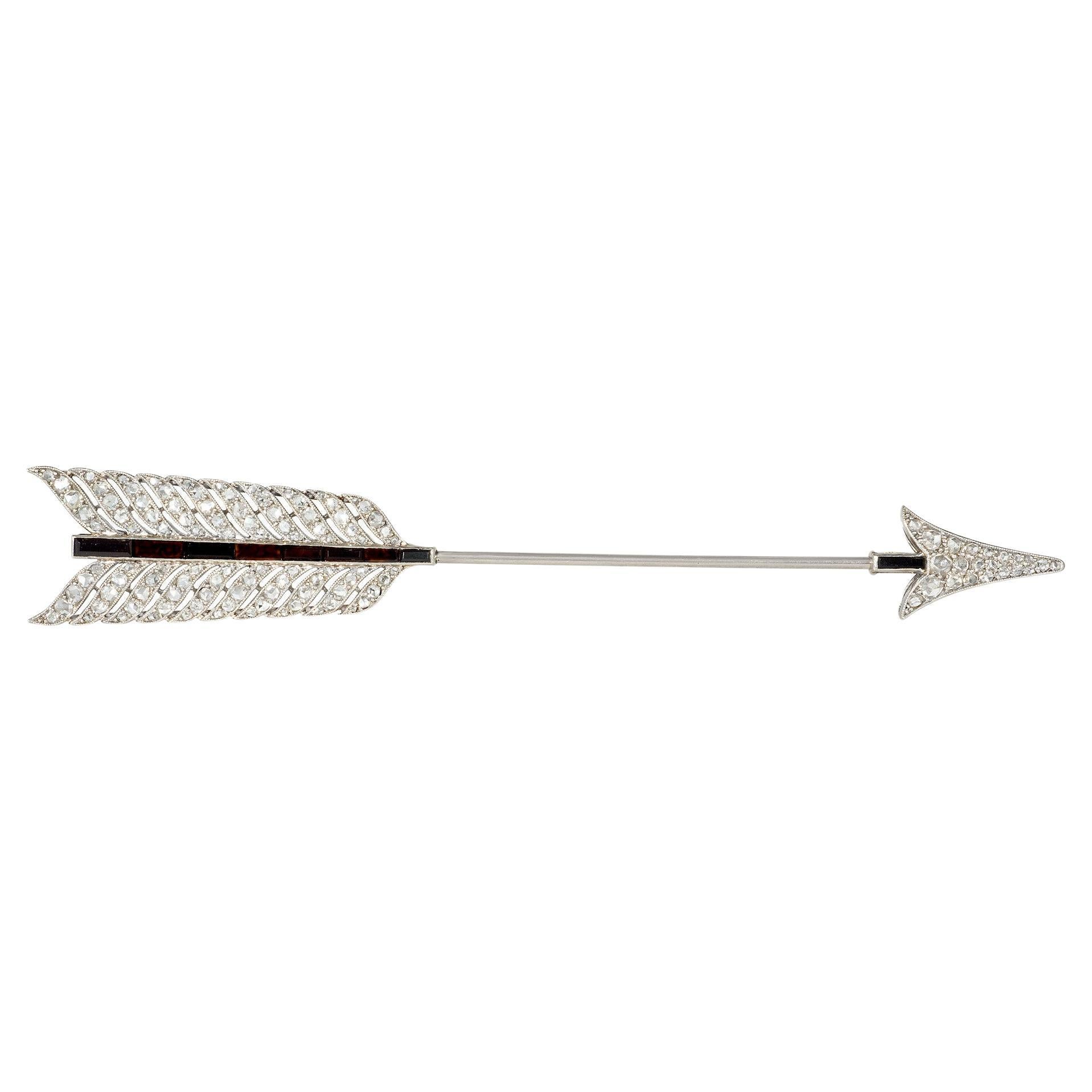 Cartier, Francia Art Decó Broche Jabot de flecha de ónice y diamante rosa