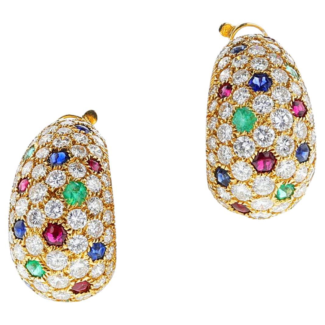 Boucles d'oreilles demi-boucles serties de rubis, d'émeraudes, de saphirs et de diamants, 18k, Cartier France