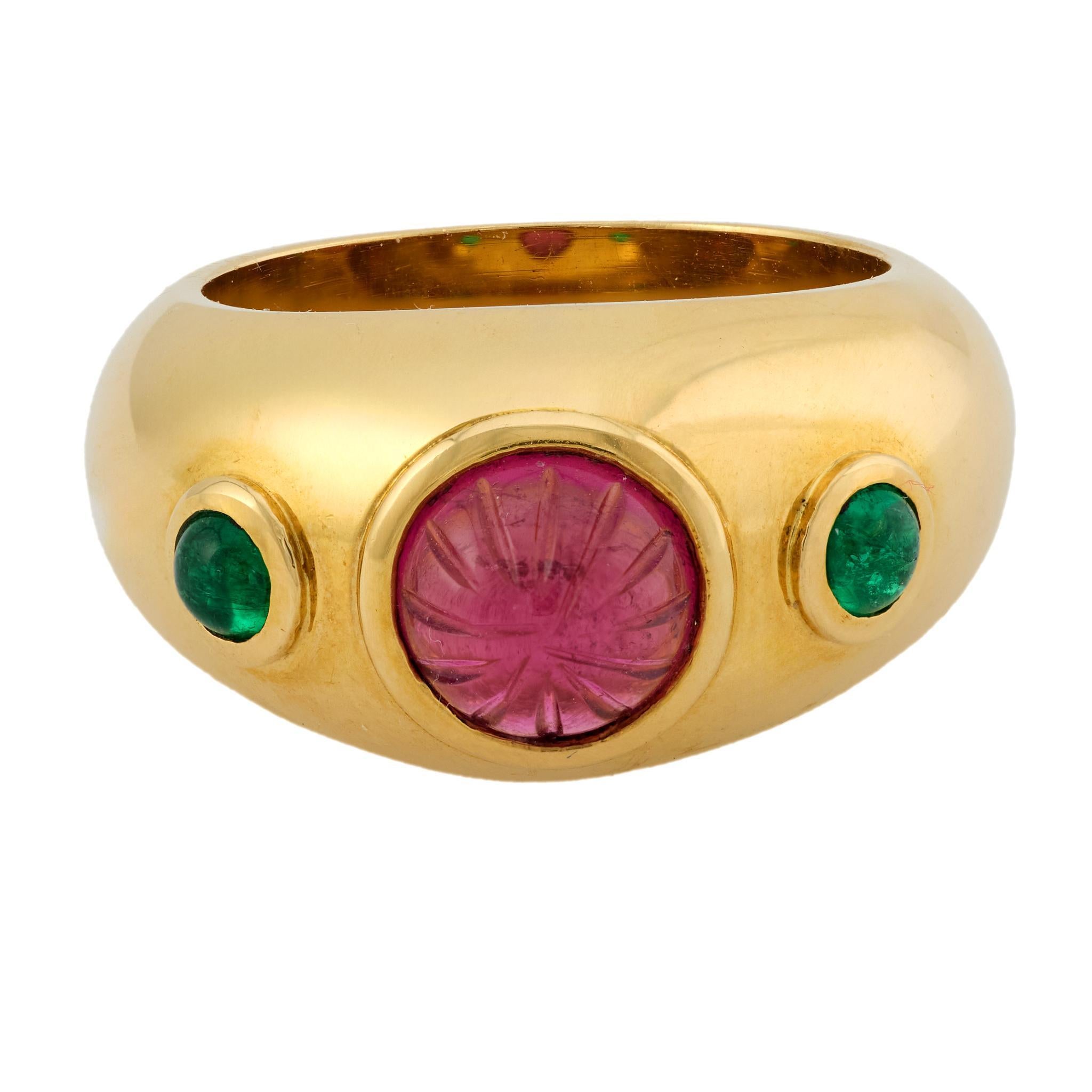 Cartier Französisch 2 Karat geschnitzt rosa Saphir Smaragd 18k Gelbgold Ring (Zeitgenössisch) im Angebot
