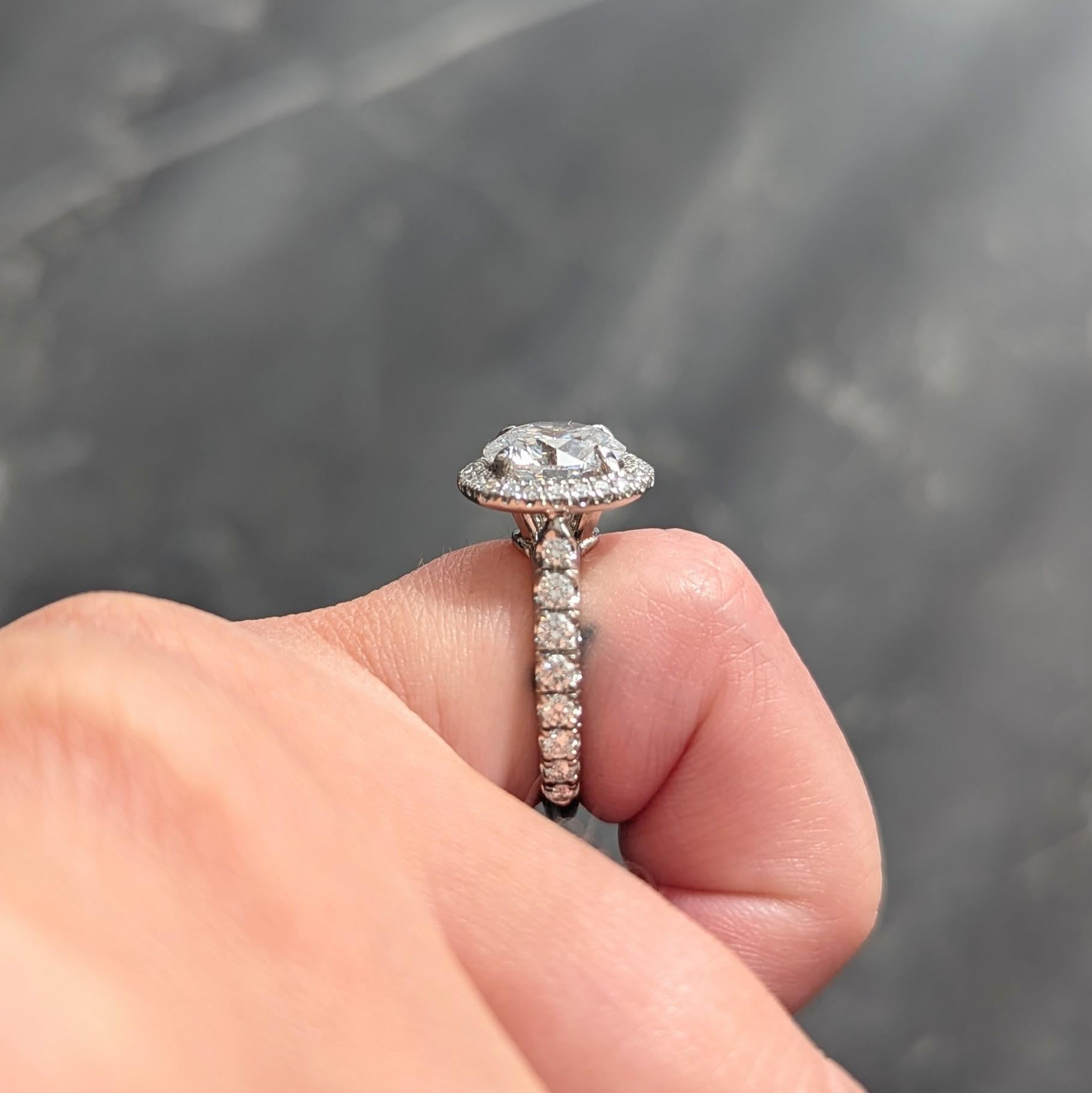 Cartier Anello di fidanzamento a forma di aureola in platino con diamante da 2,60 CTW GIA in vendita 7