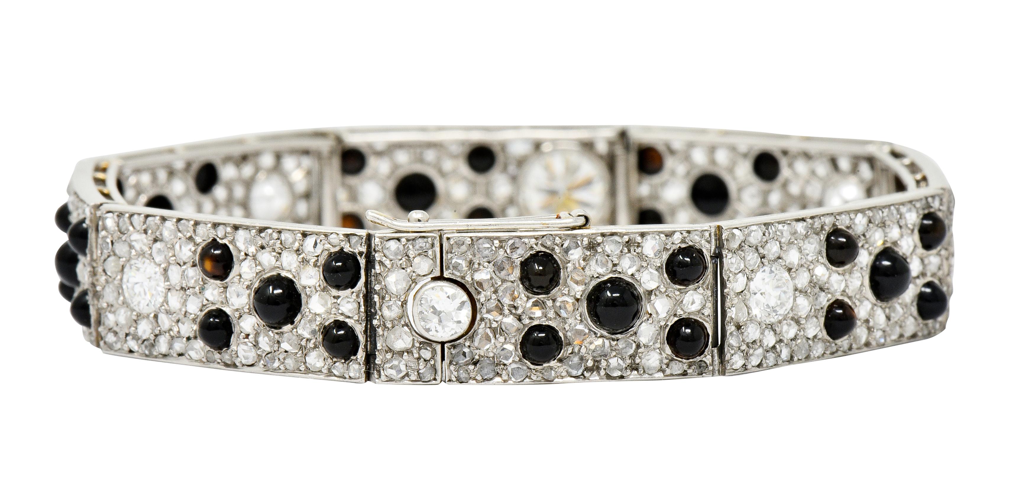 Cartier French Art Deco 9.30 Carat Diamond Onyx Platinum Panthere Bracelet In Excellent Condition In Philadelphia, PA