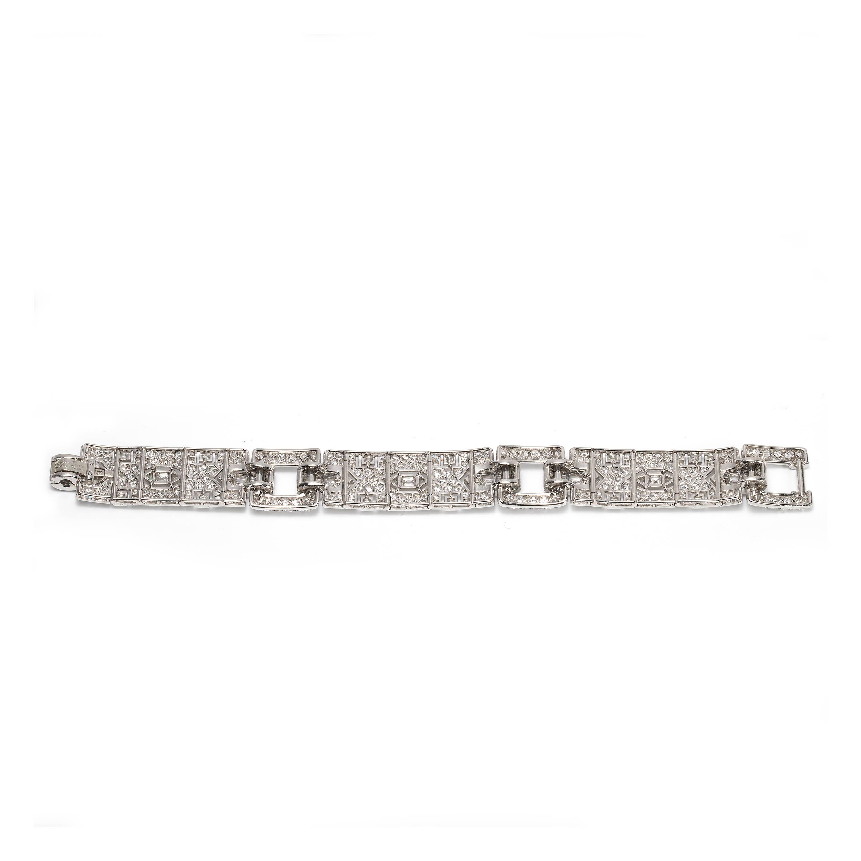 Cartier French Art Deco Diamond and Platinum Bracelet, 18.70 Carats, Circa 1929 In Good Condition For Sale In London, GB