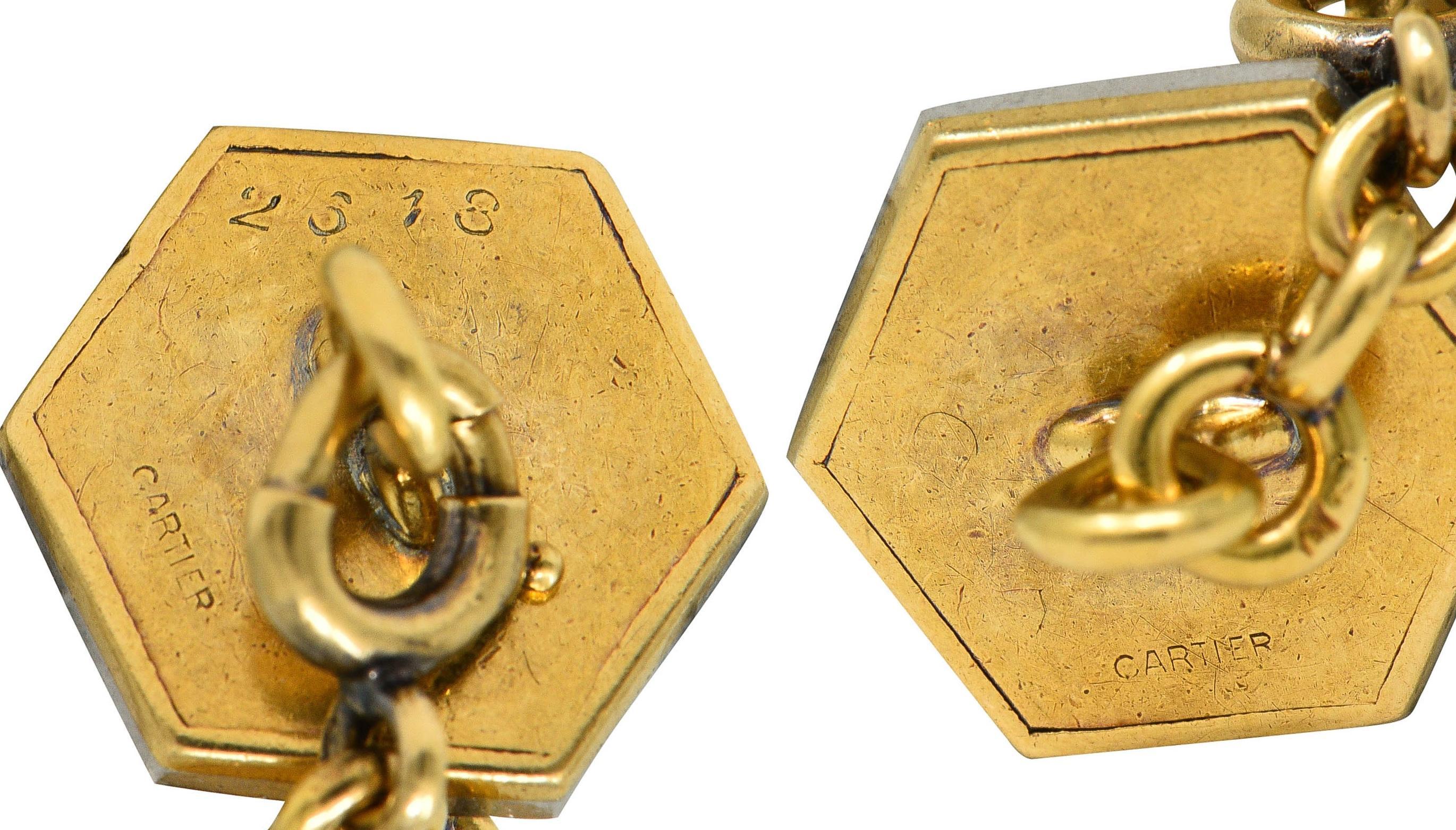 Cartier French Edwardian Parure de boutons de manchette anciens en or 18 carats, platine et diamants en vente 3