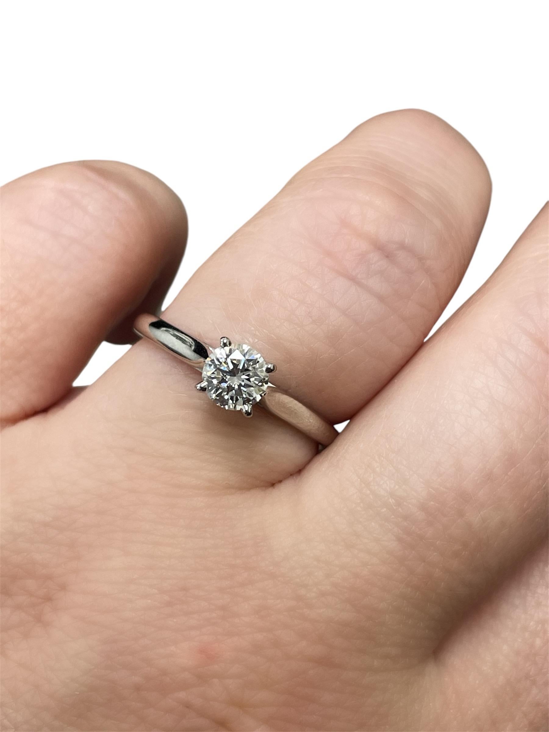 Cartier, anello di fidanzamento francese in platino e diamanti in vendita 2