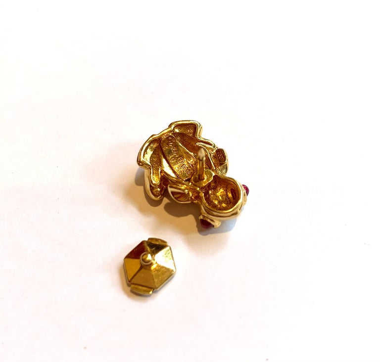 Cartier Frog Lapel Pin Ruby Enamel 18 Carat Yellow Gold For Sale at 1stDibs