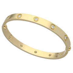 Cartier Love-Armband aus 18 Karat Gelbgold mit Voll 10P Diamanten, Größe 17