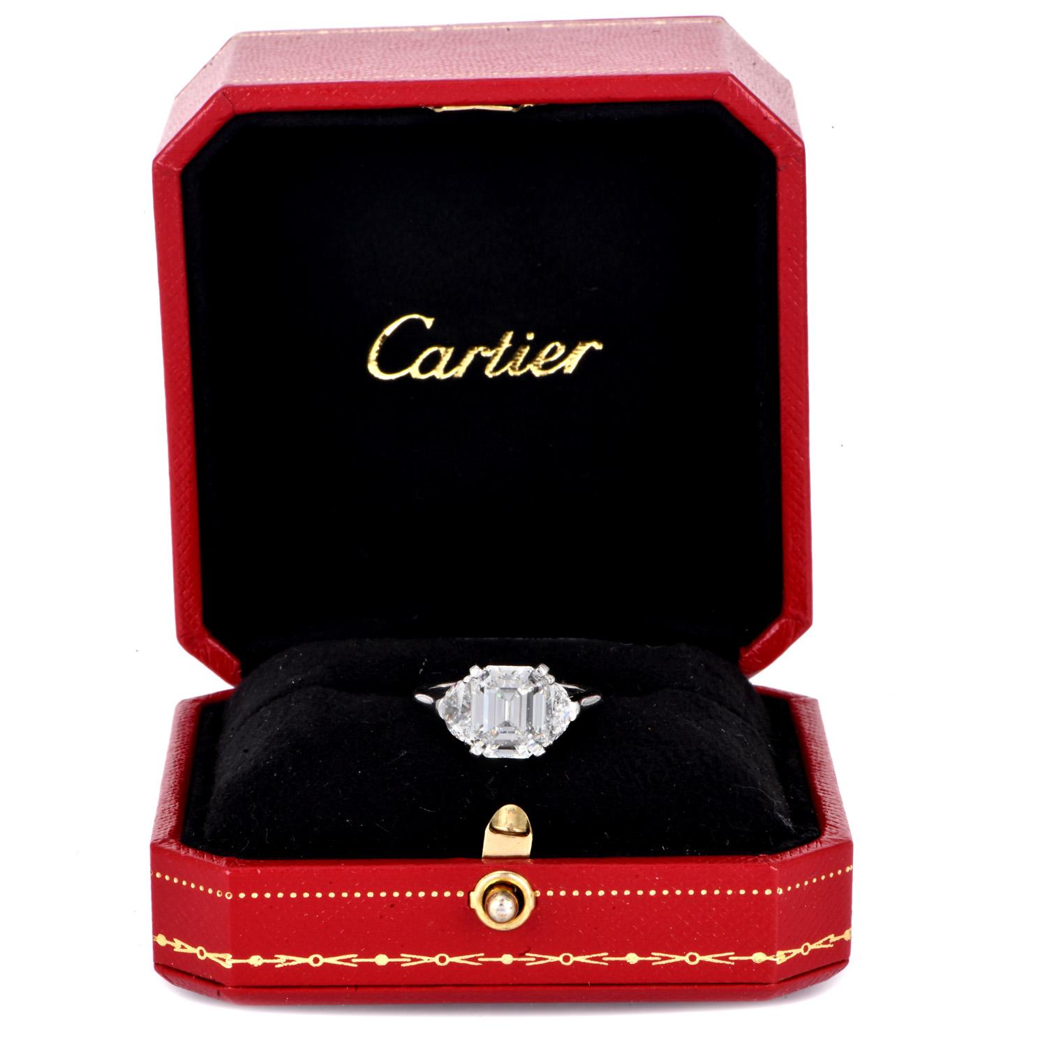 Taglio smeraldo Cartier GIA 4,77cts Anello di fidanzamento in platino con diamante taglio smeraldo in vendita