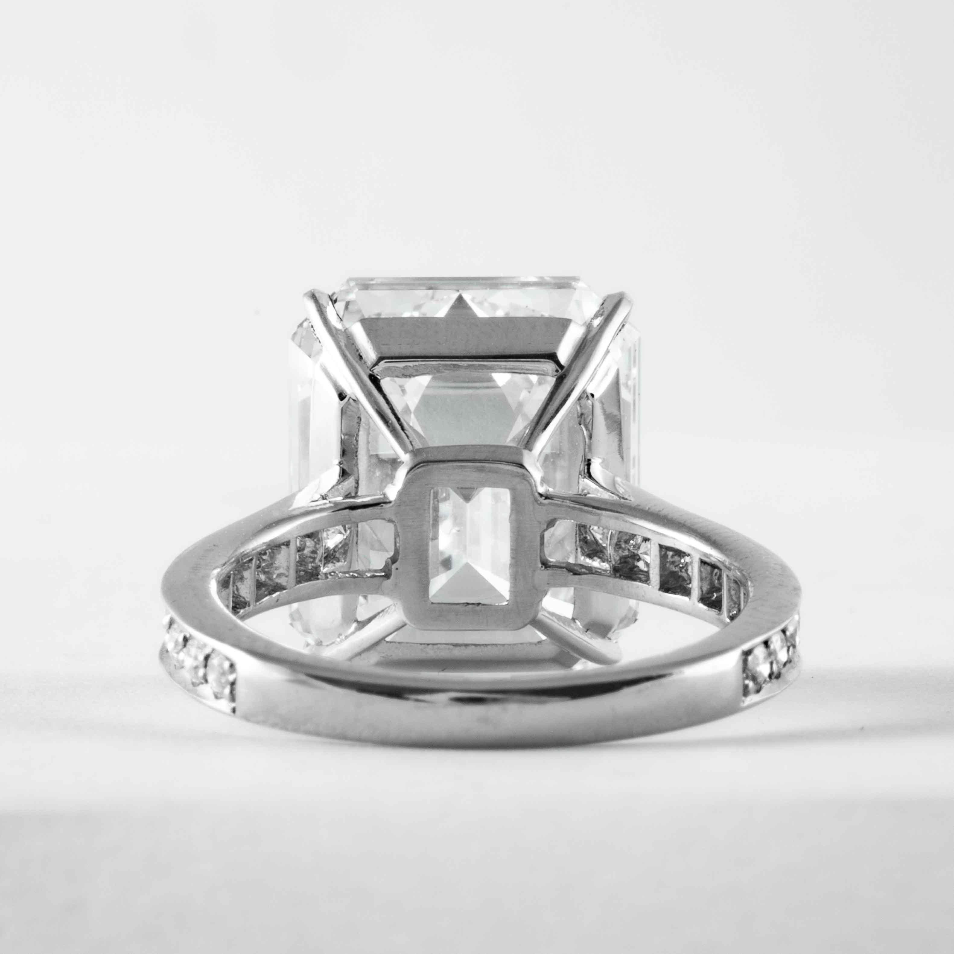 Round Cut Cartier GIA Certified 10.29 Carat I VS2 Emerald Cut Diamond and Platinum Ring For Sale