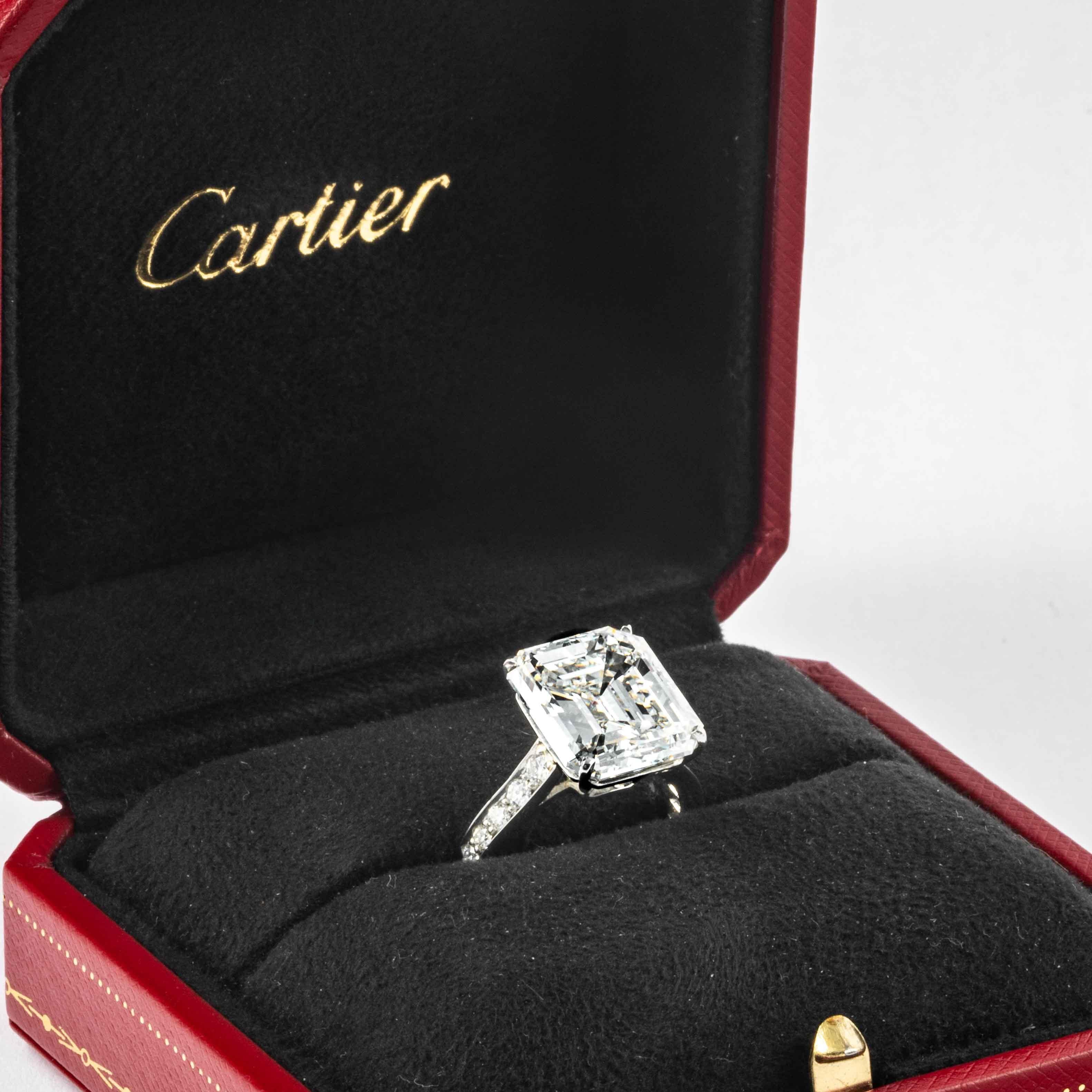 Cartier, bague en platine et diamant taille émeraude certifié GIA 10,29 carats I VS2 en vente 4