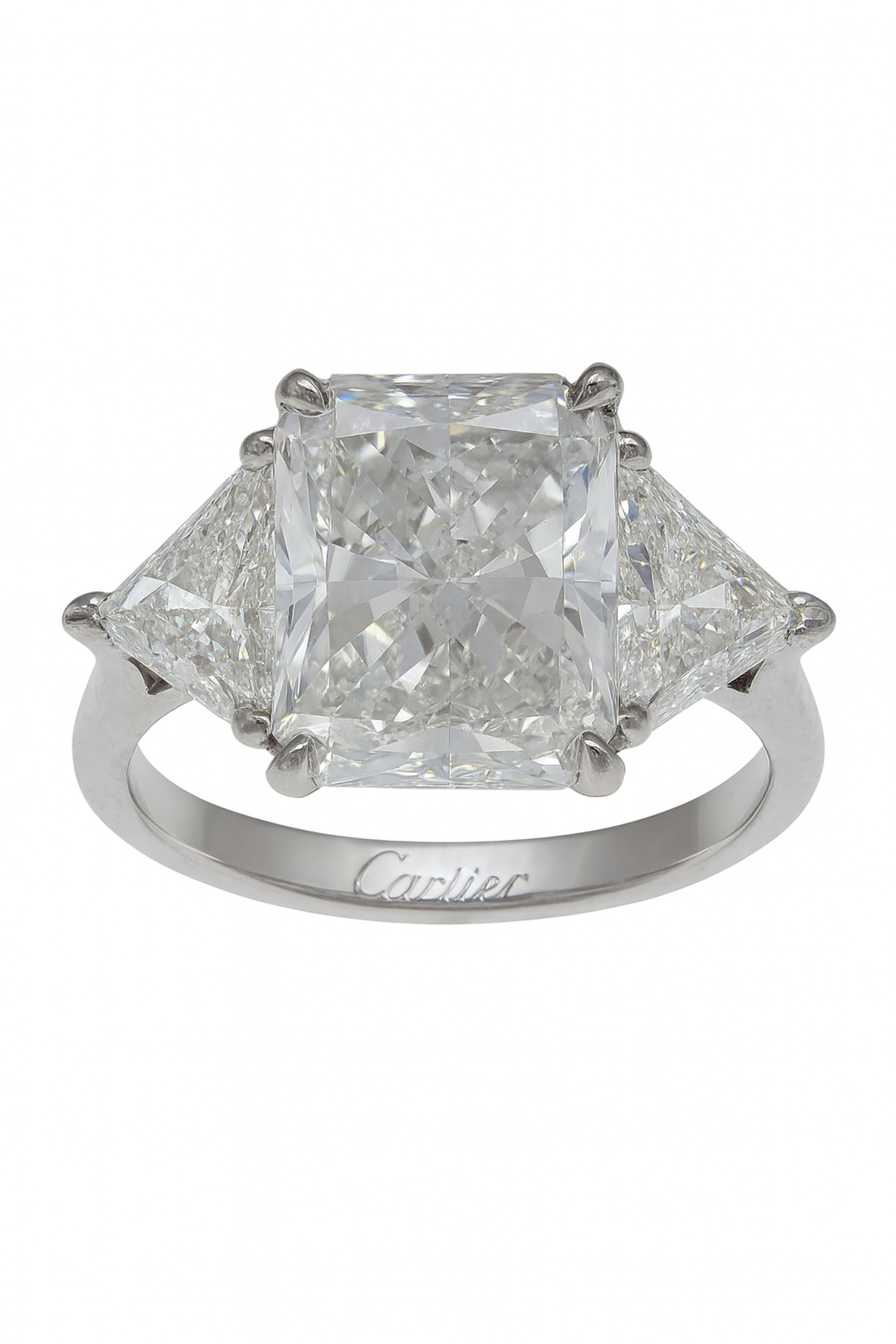 Cartier GIA Certified 3(40) Carat Radiant-Cut Diamond Three-Stone Ring (bague à trois pierres) Unisexe en vente