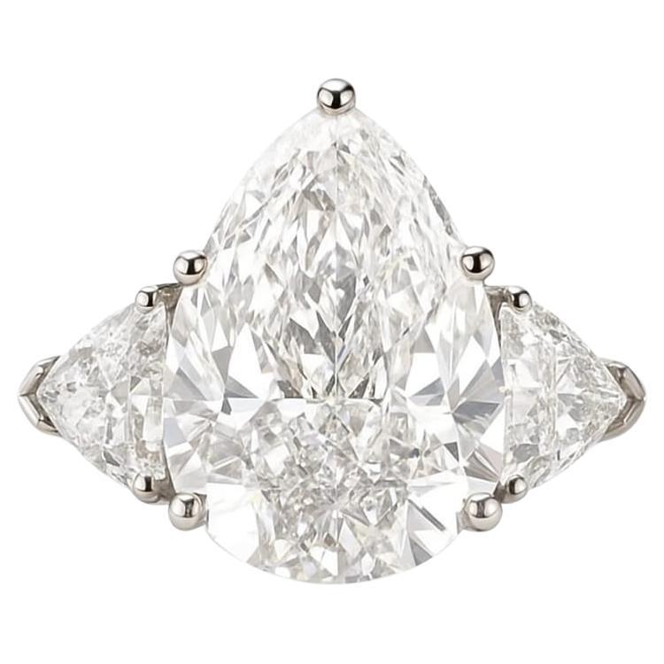 Anello di fidanzamento in platino con diamante a forma di pera da 4 carati certificato da Cartier GIA