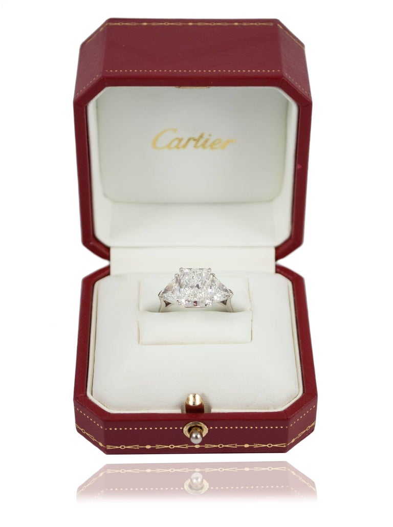 streep generatie apotheek Cartier GIA Certified 5.27 Carat Radiant Cut Diamond Ring at 1stDibs | cartier  engagement ring box, cartier radiant cut engagement ring, radiant cut with  trillion side stones