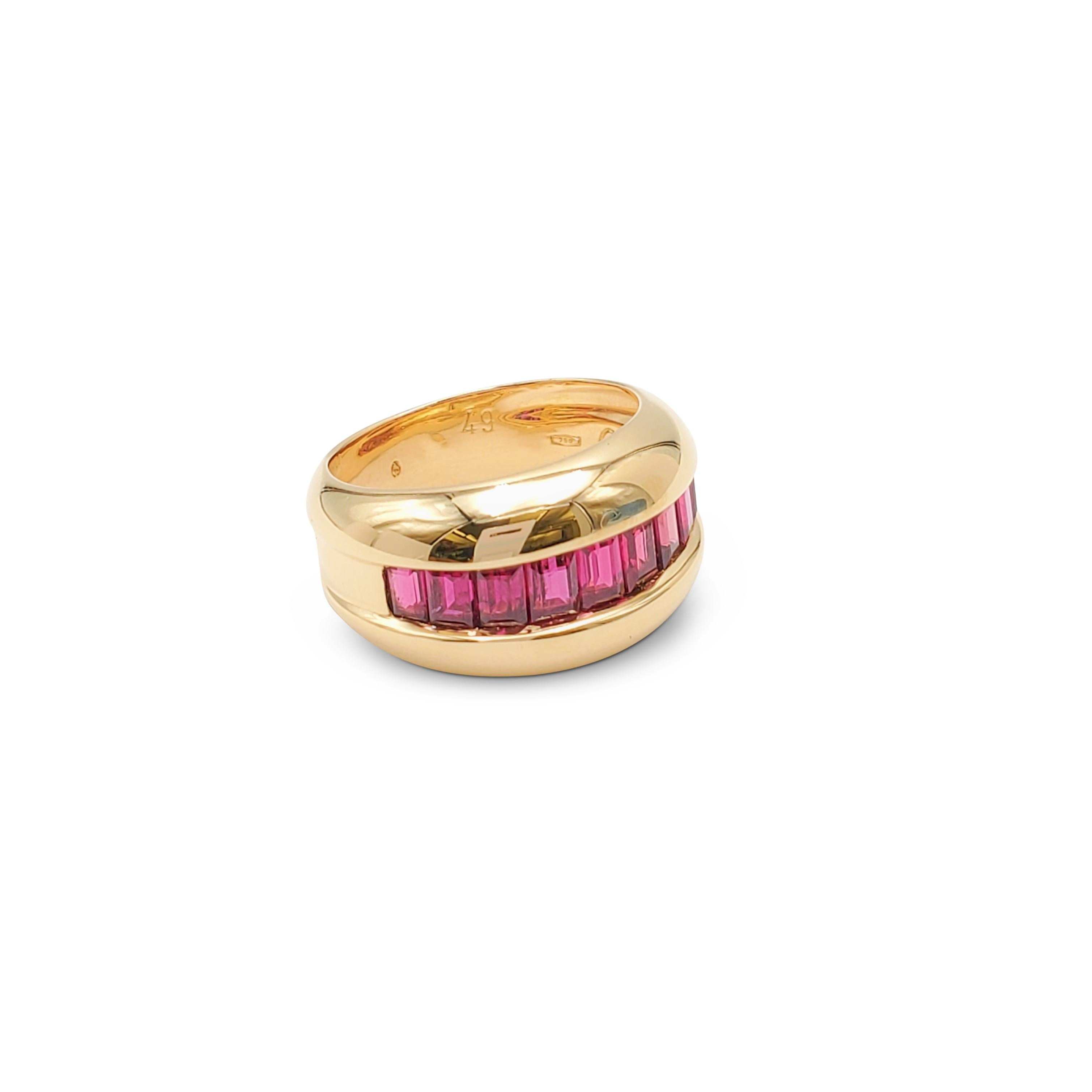 Cartier Gold and Calibre Cut Ruby Ring In Excellent Condition In New York, NY