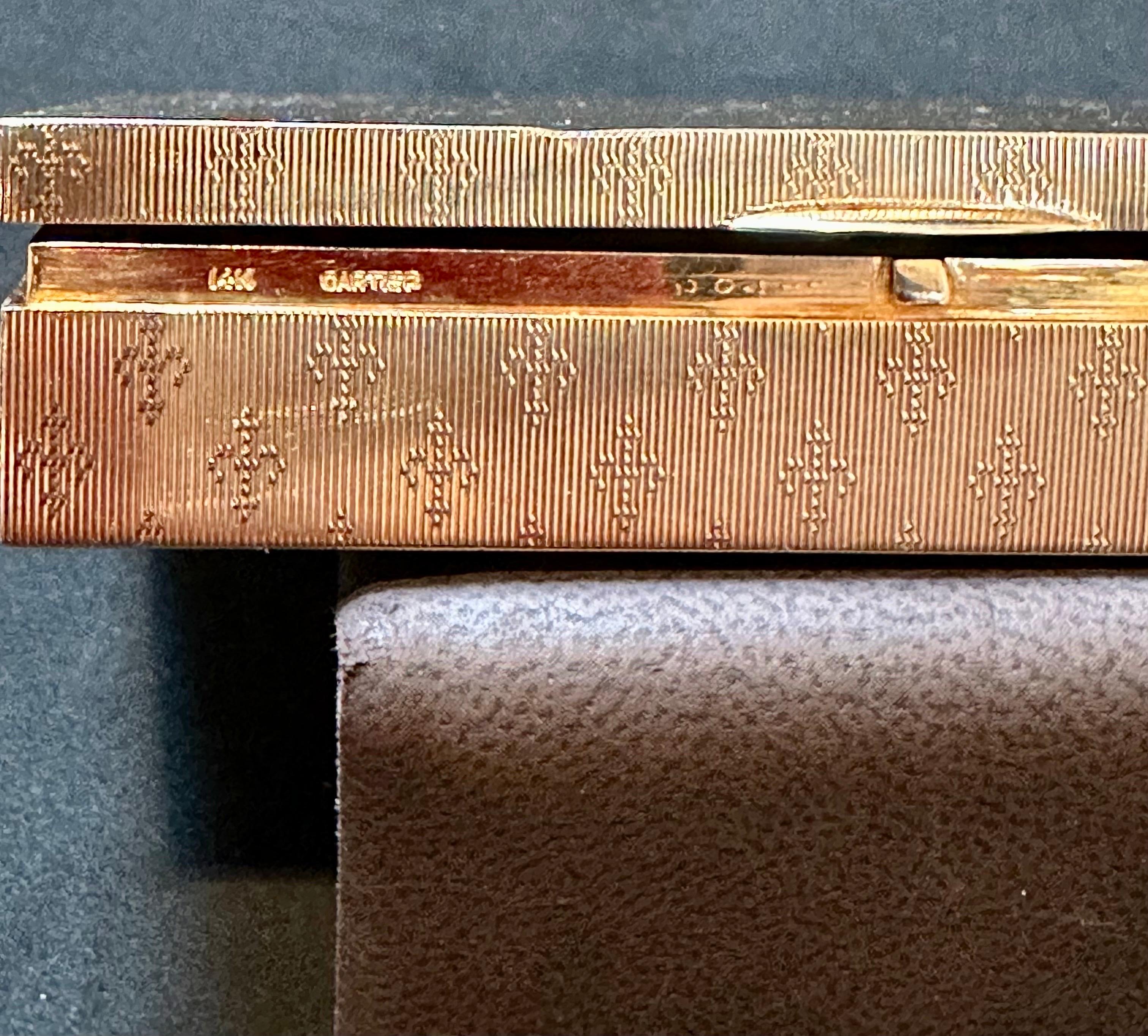 Cartier, boîte à poudre compacte en or 14 carats pour maquillage, 114 g en vente 5