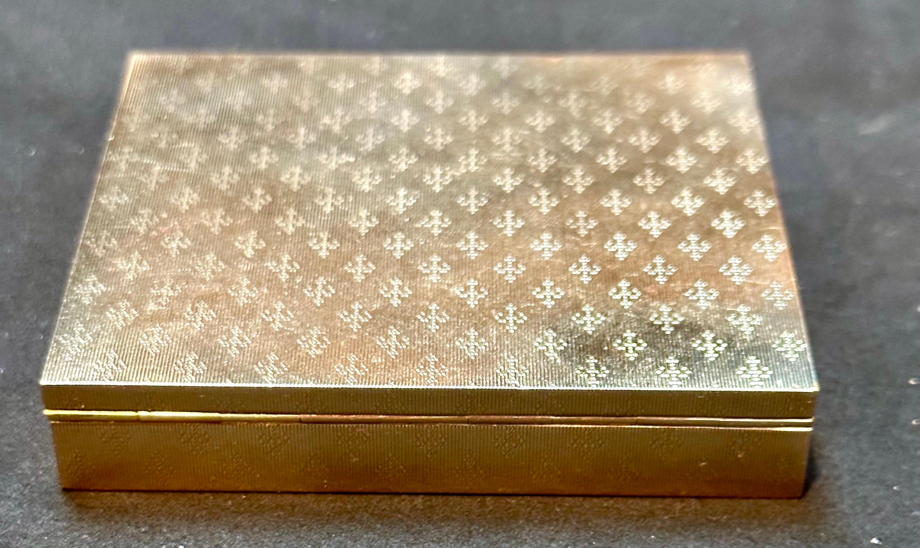 Women's or Men's Cartier Gold Compact Powder Box 14 Karat Gold Make-Up Compact 114 Gm For Sale