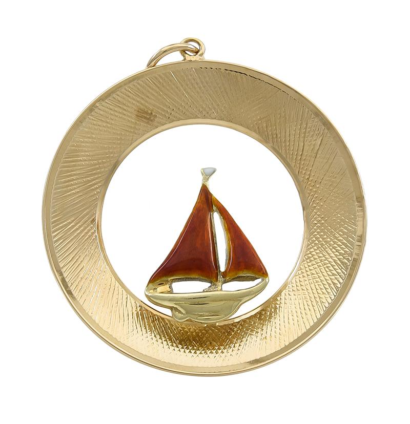 Cartier Segelbootanhänger aus Gold und Emaille im Zustand „Hervorragend“ im Angebot in New York, NY
