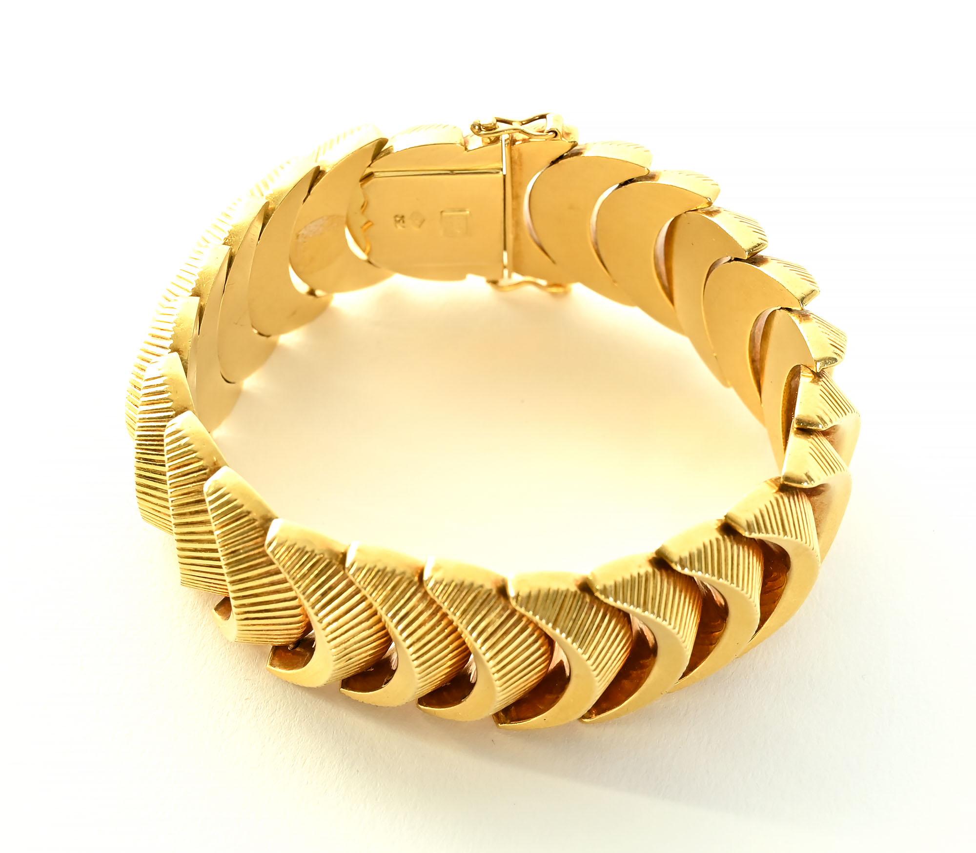 Cartier Gold Links Bracelet In Excellent Condition In Darnestown, MD